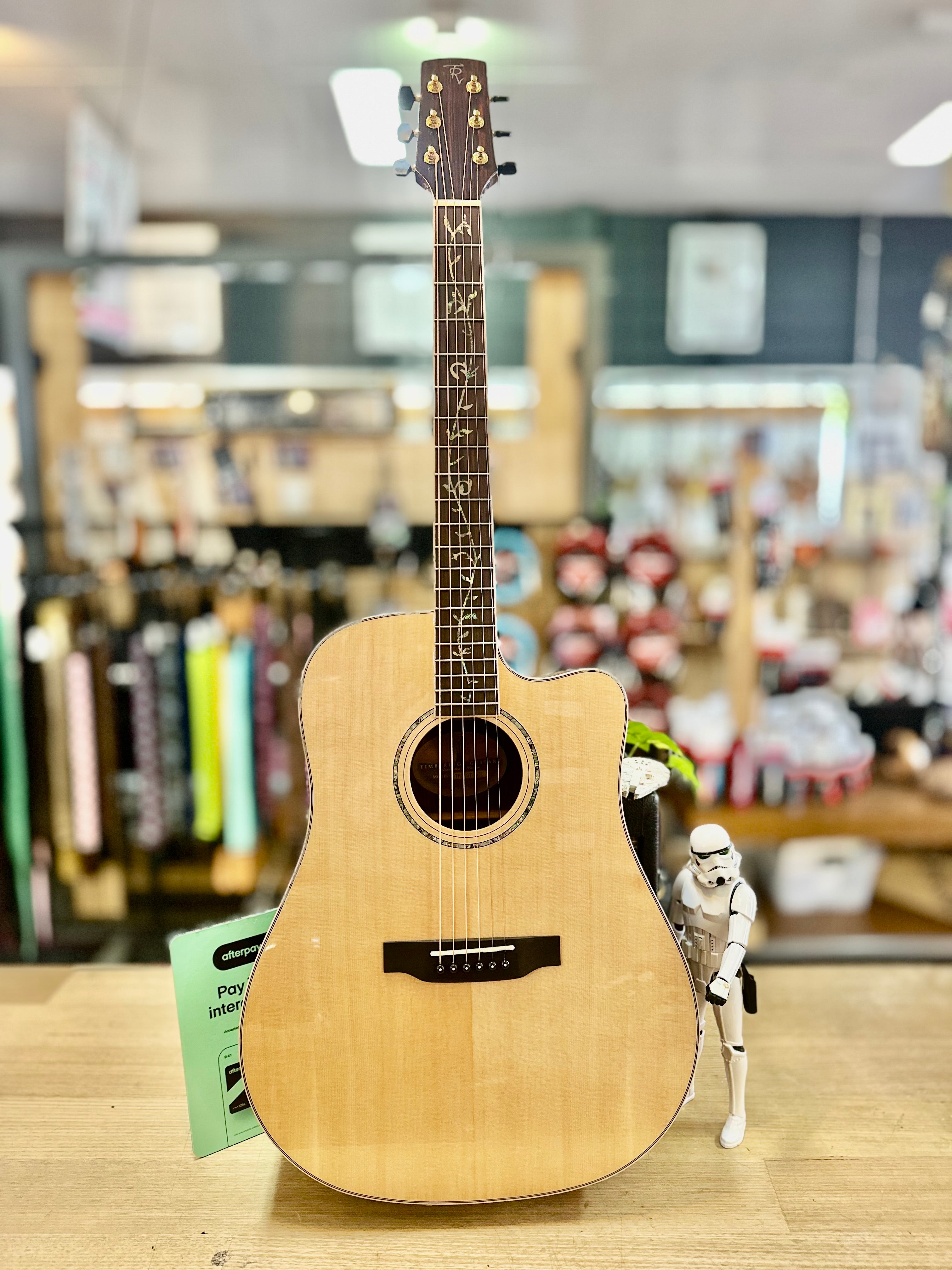 Timberidge | 3 Series | Dreadnought Cutaway | Solid Spruce Top | Tree Of Life Inlay | Acoustic/Electric