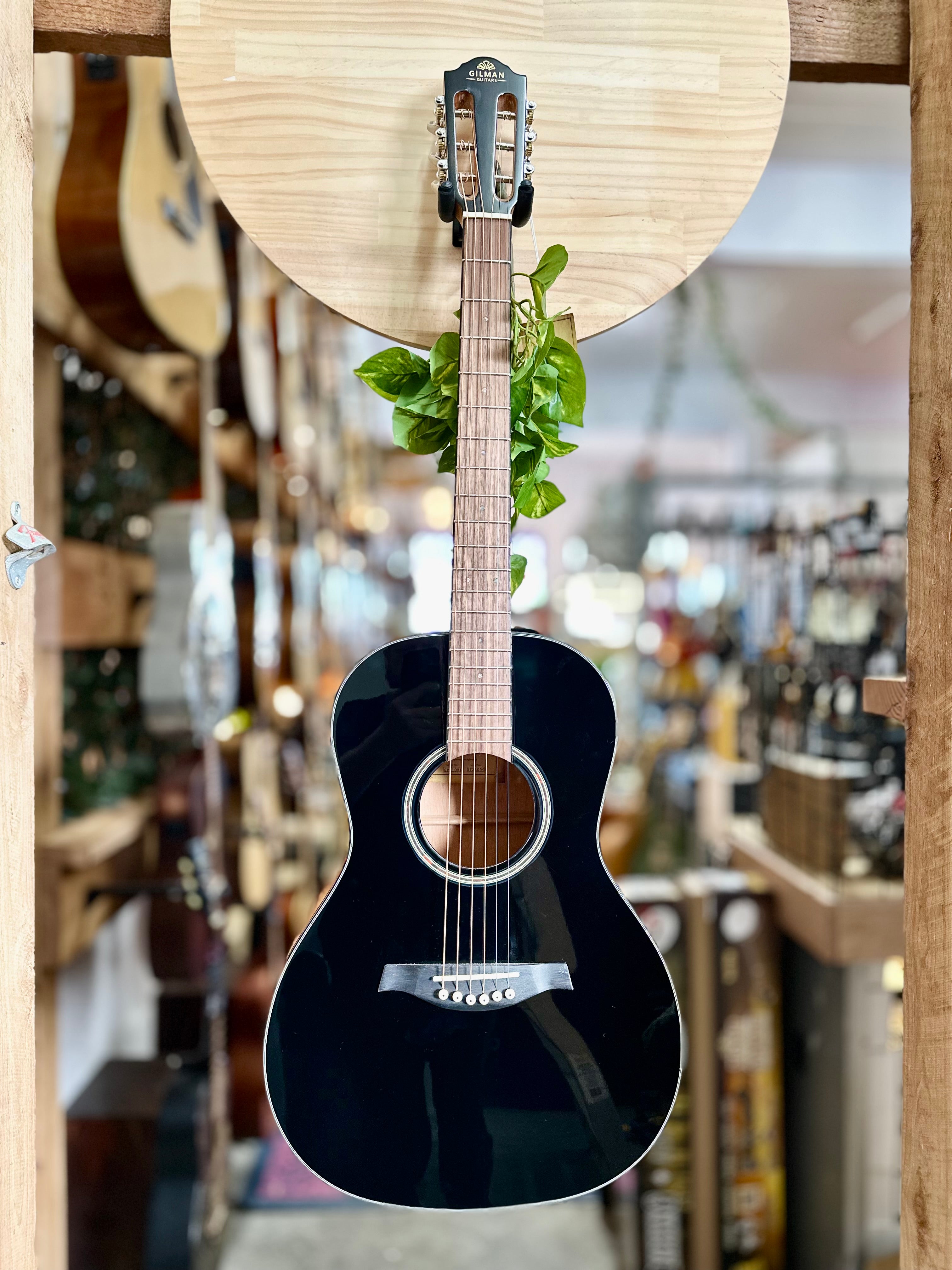 Gilman | GPA10BK | 00 Parlour Guitar | Black Top