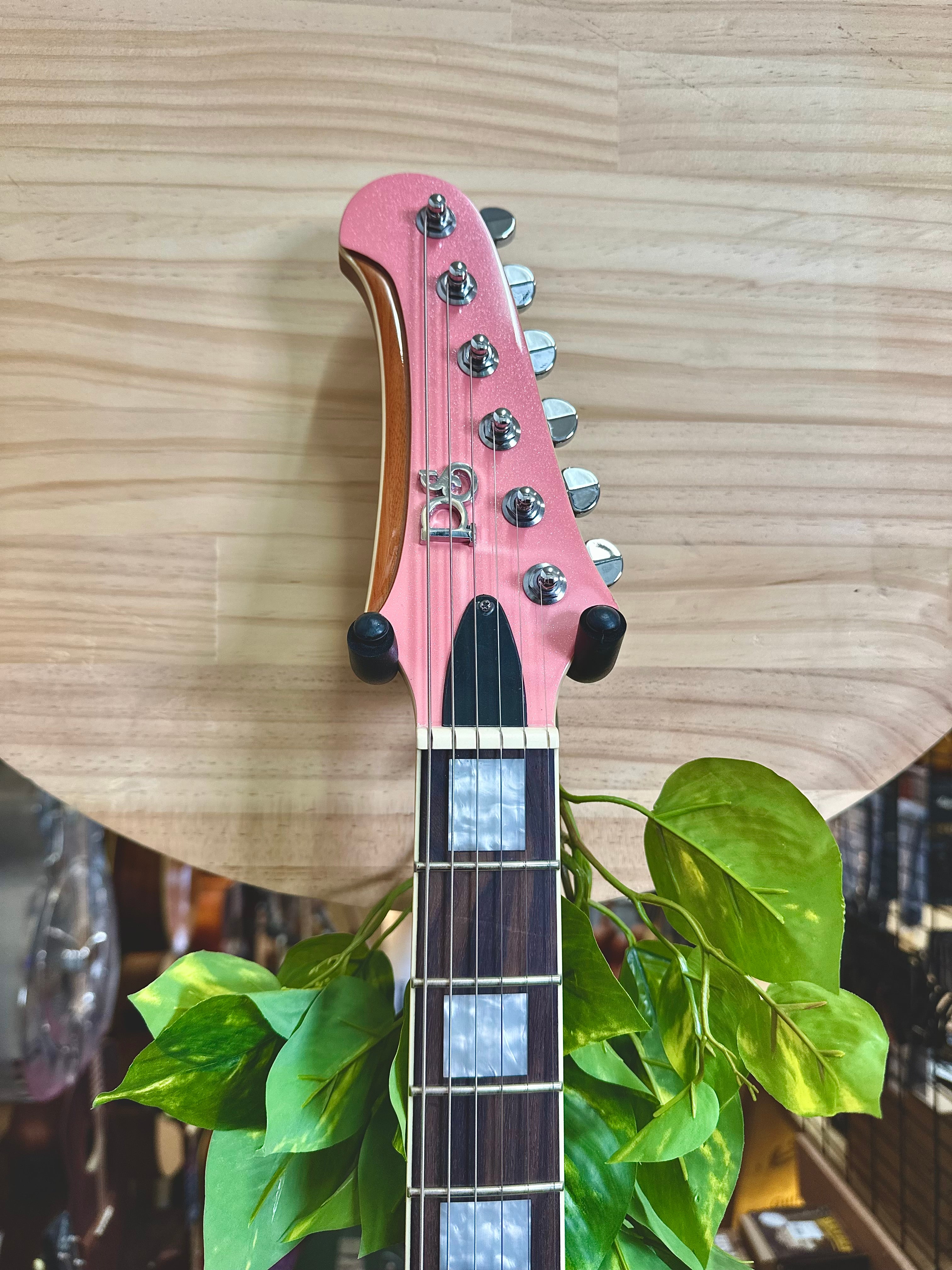 PureSalem | La Bruja | Metallic Shell Pink