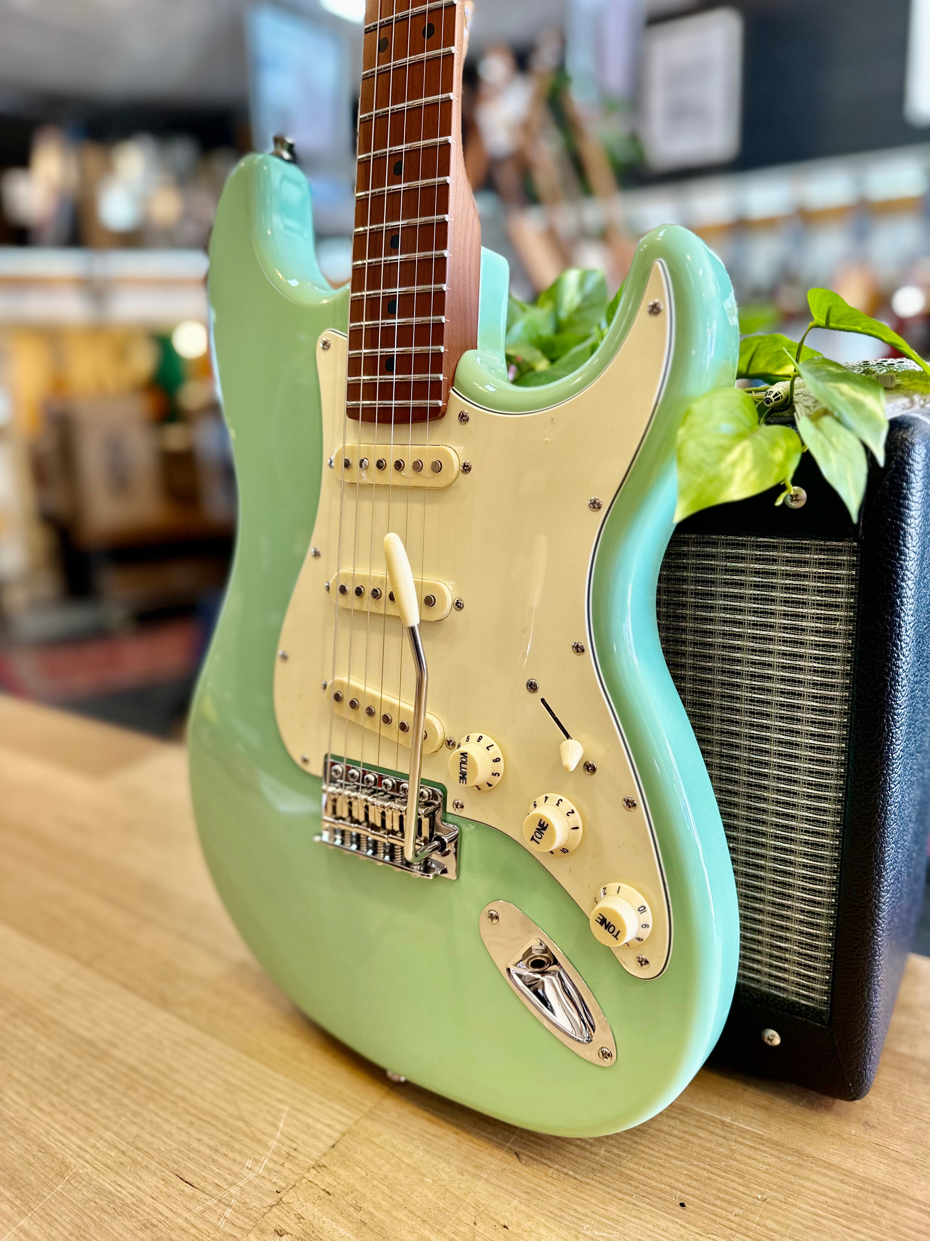 Jet Guitars | JS300 | SSS | Surf Green