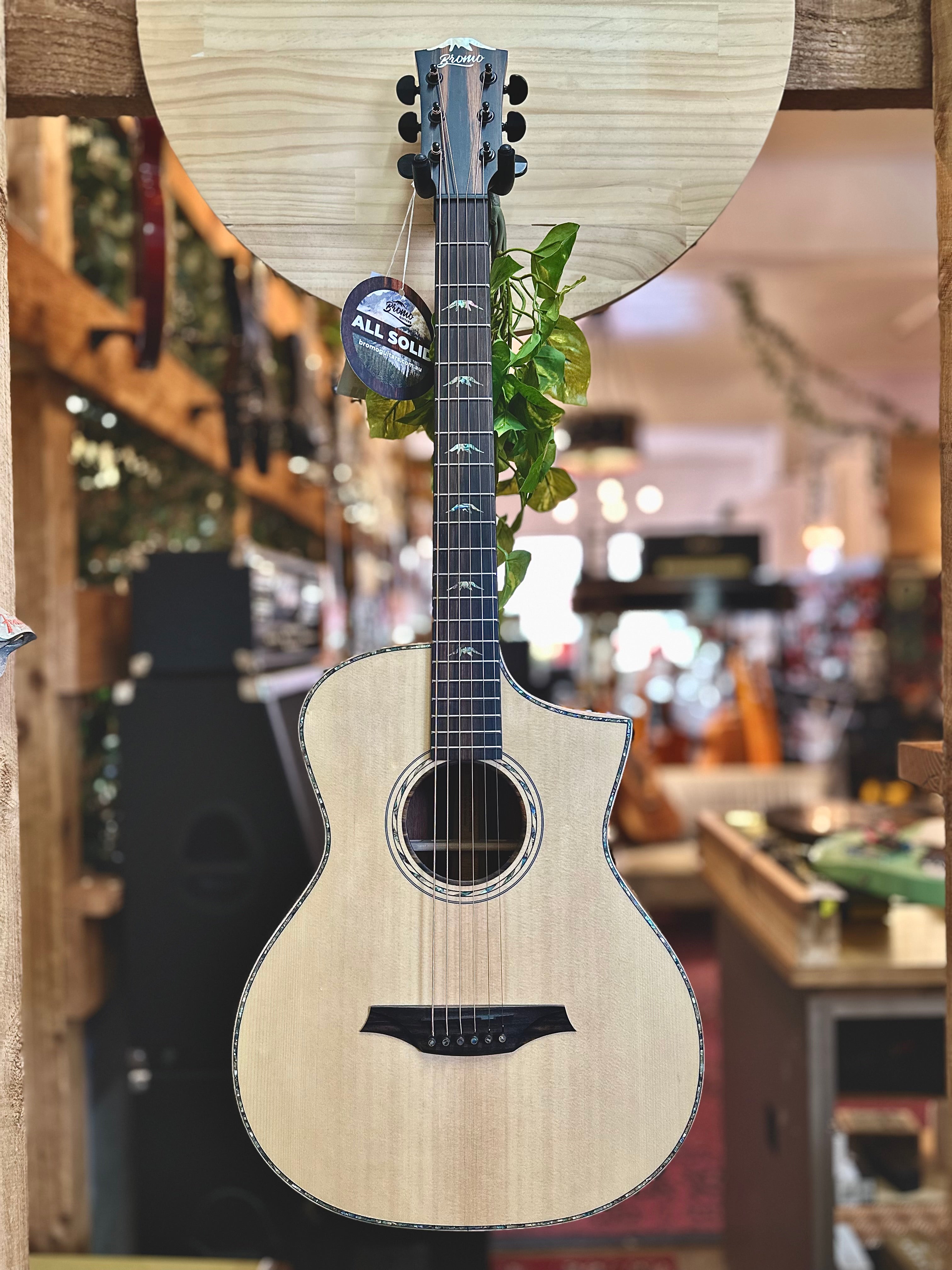 BROMO | BAR5CE | All Solid |  Rocky Mountain Series Acoustic-Elec Guitar