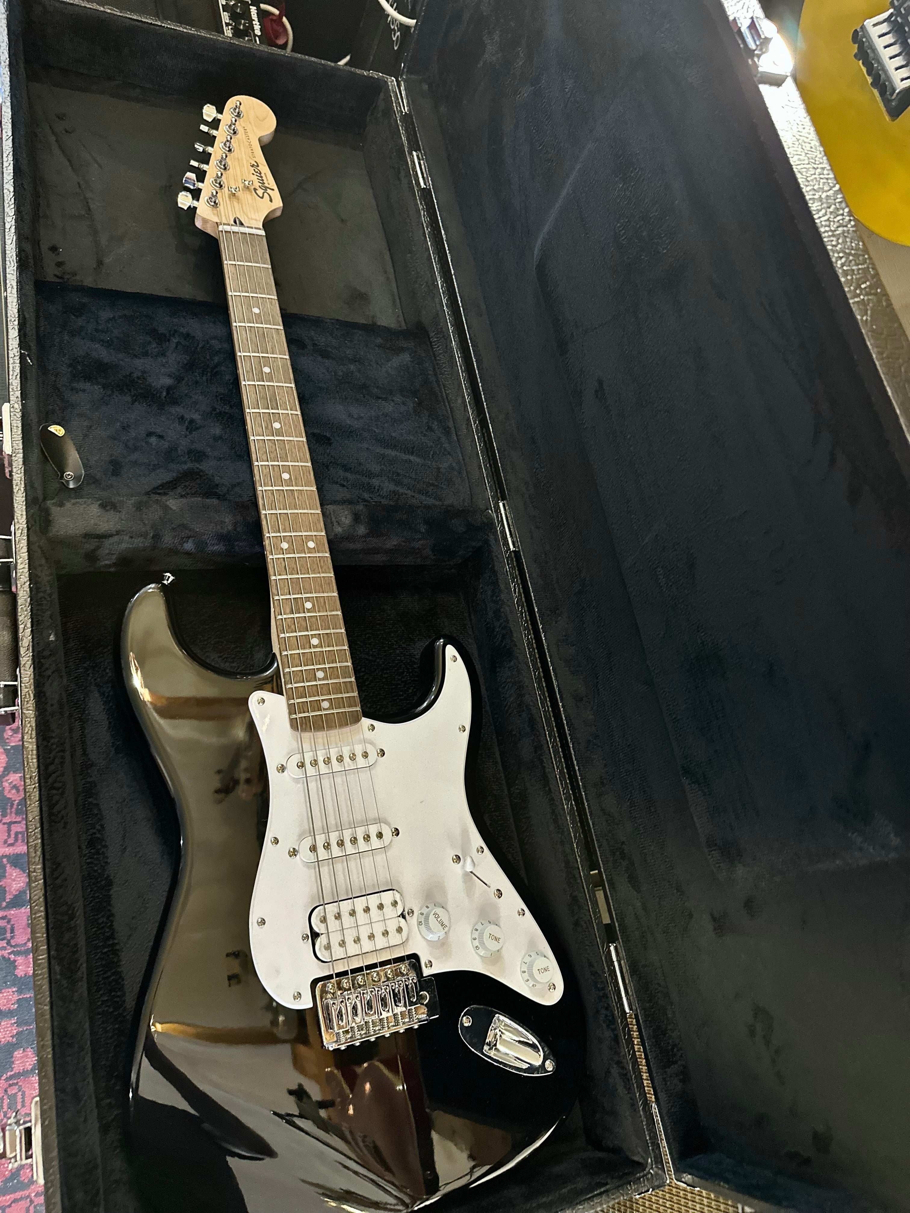 Squier | Bullet Strat | HSS | with HARDCASE | Pre-Loved