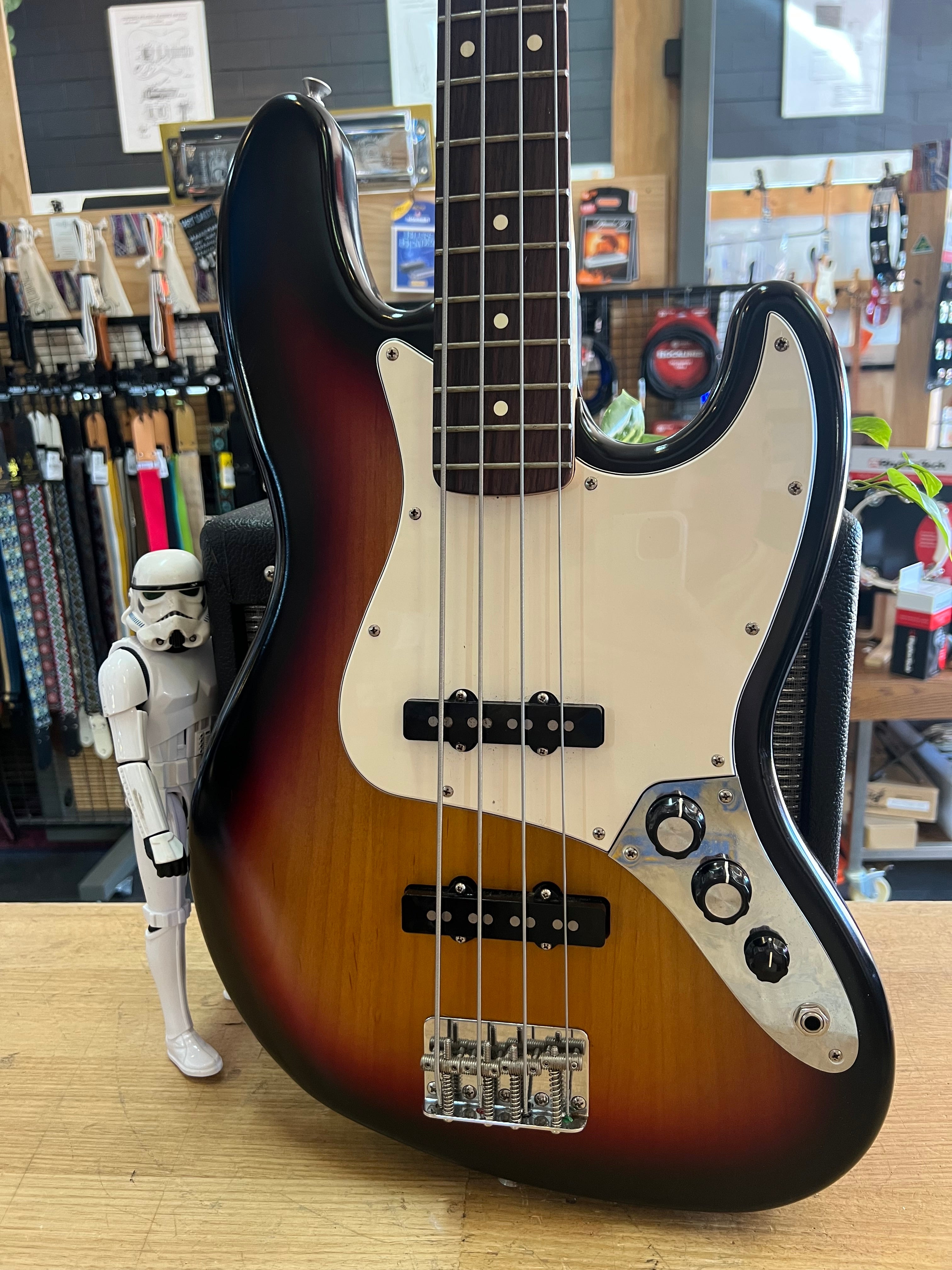 Fender | Highway One | Jazz Bass | Sunburst | Pre-Loved