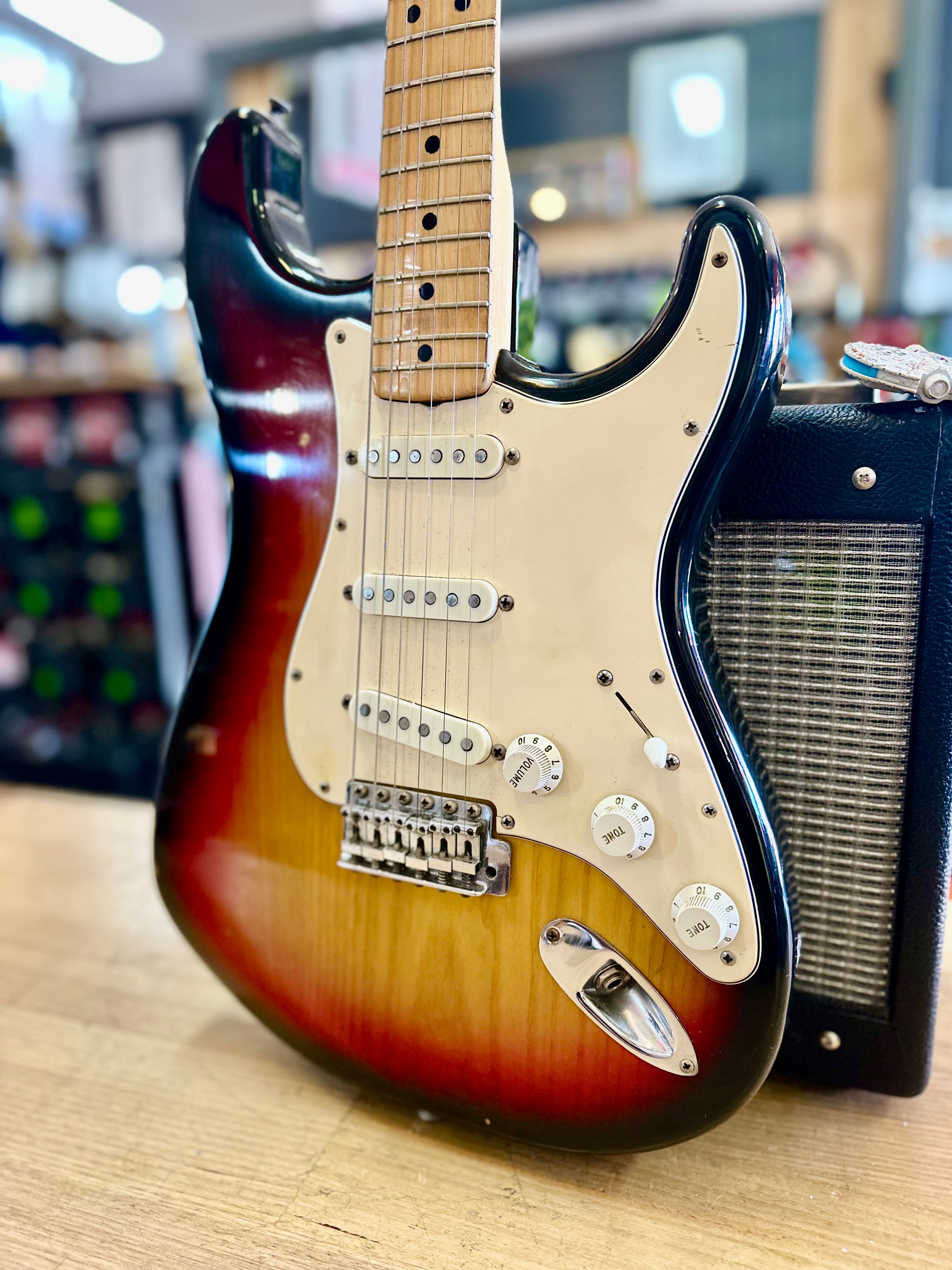 Fender | Stratocaster | 1976 | Sunburst | Vintage