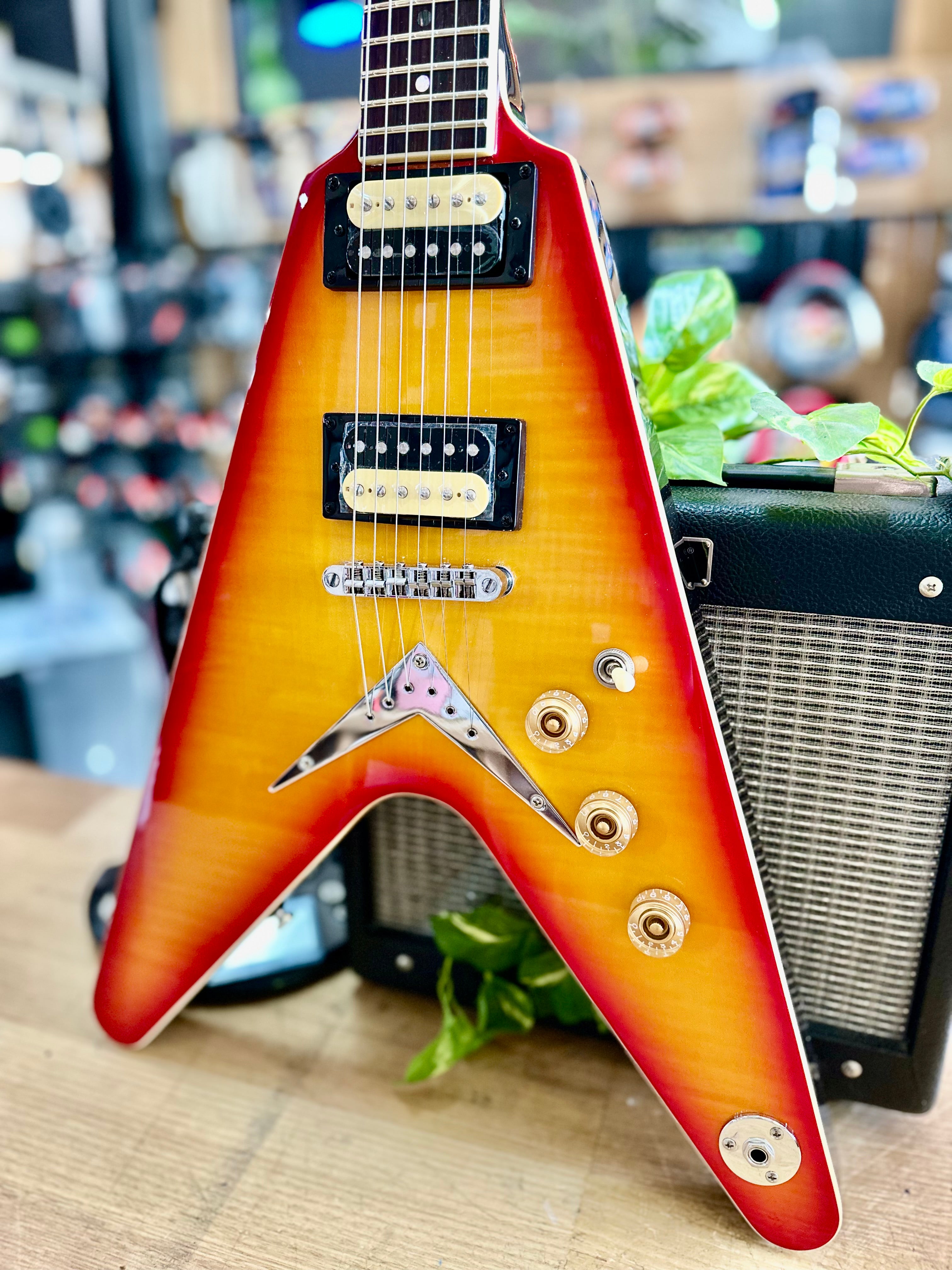 Dean Guitars | V79 | Cherry Sunburst