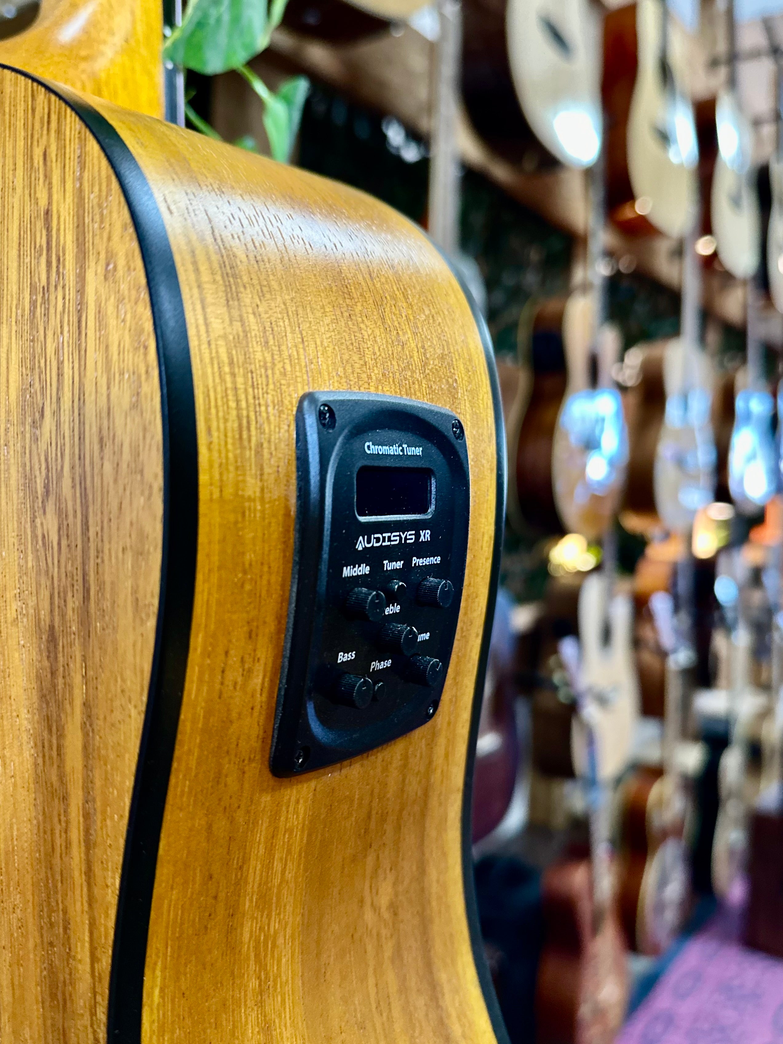 Martinez | MDC-41-KOA | Dresdnought Cutaway Acoustic Electric Guitar (KOA)