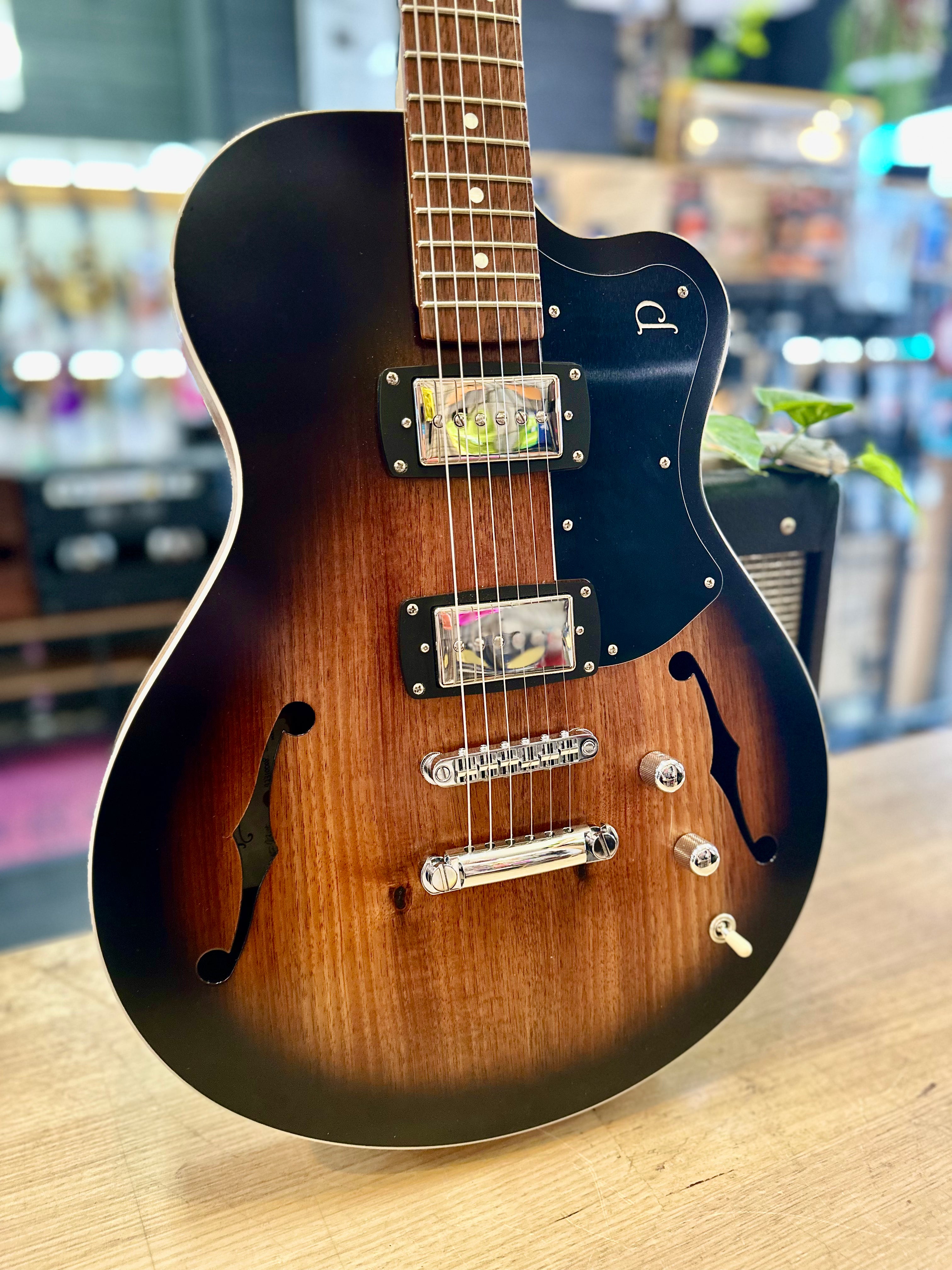 Pratley | SH90-VB | Semi-Hollow Electric | Vintage Burst