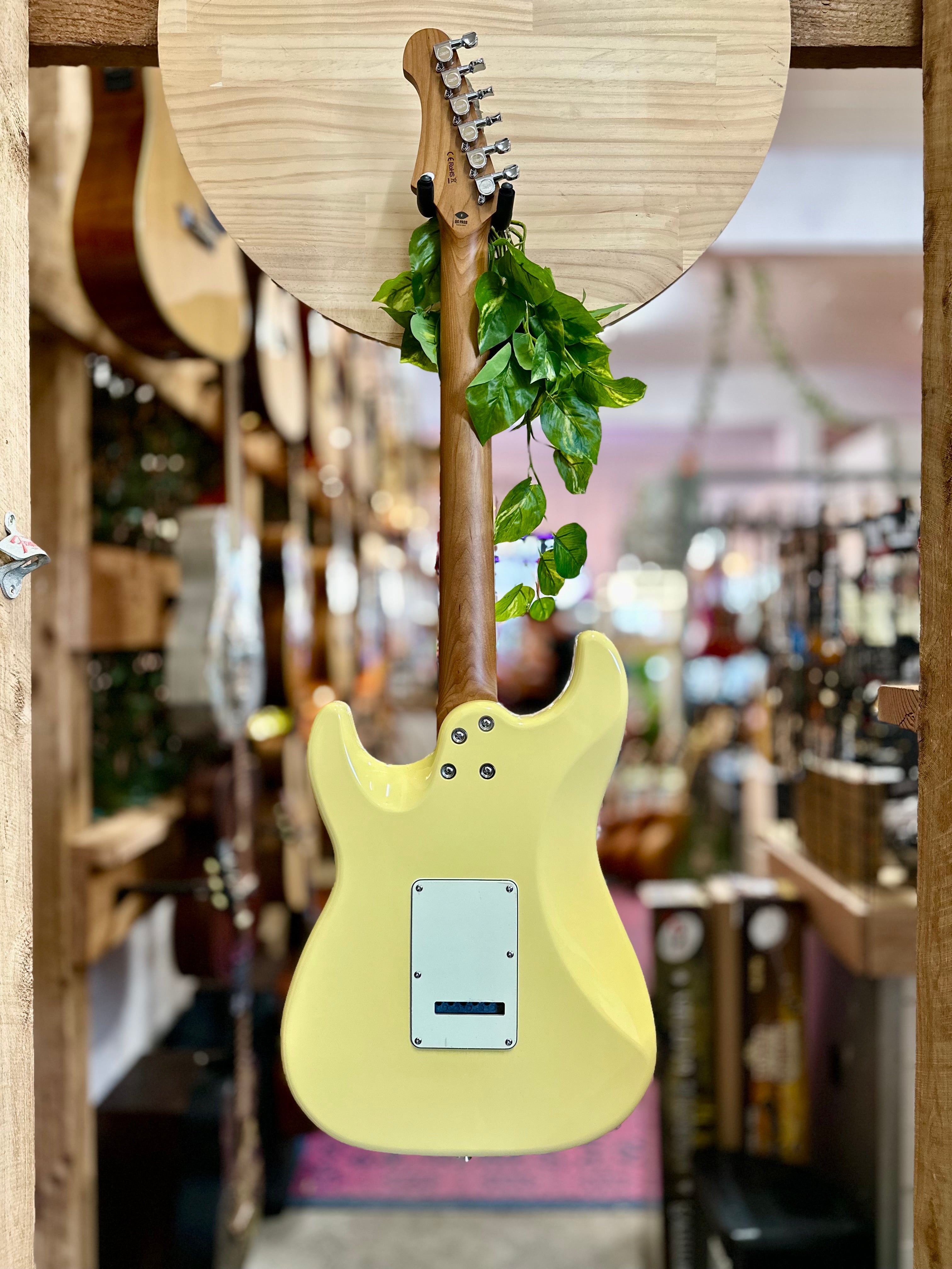 Jet Guitars | JS-400 HSS | Vintage Yellow