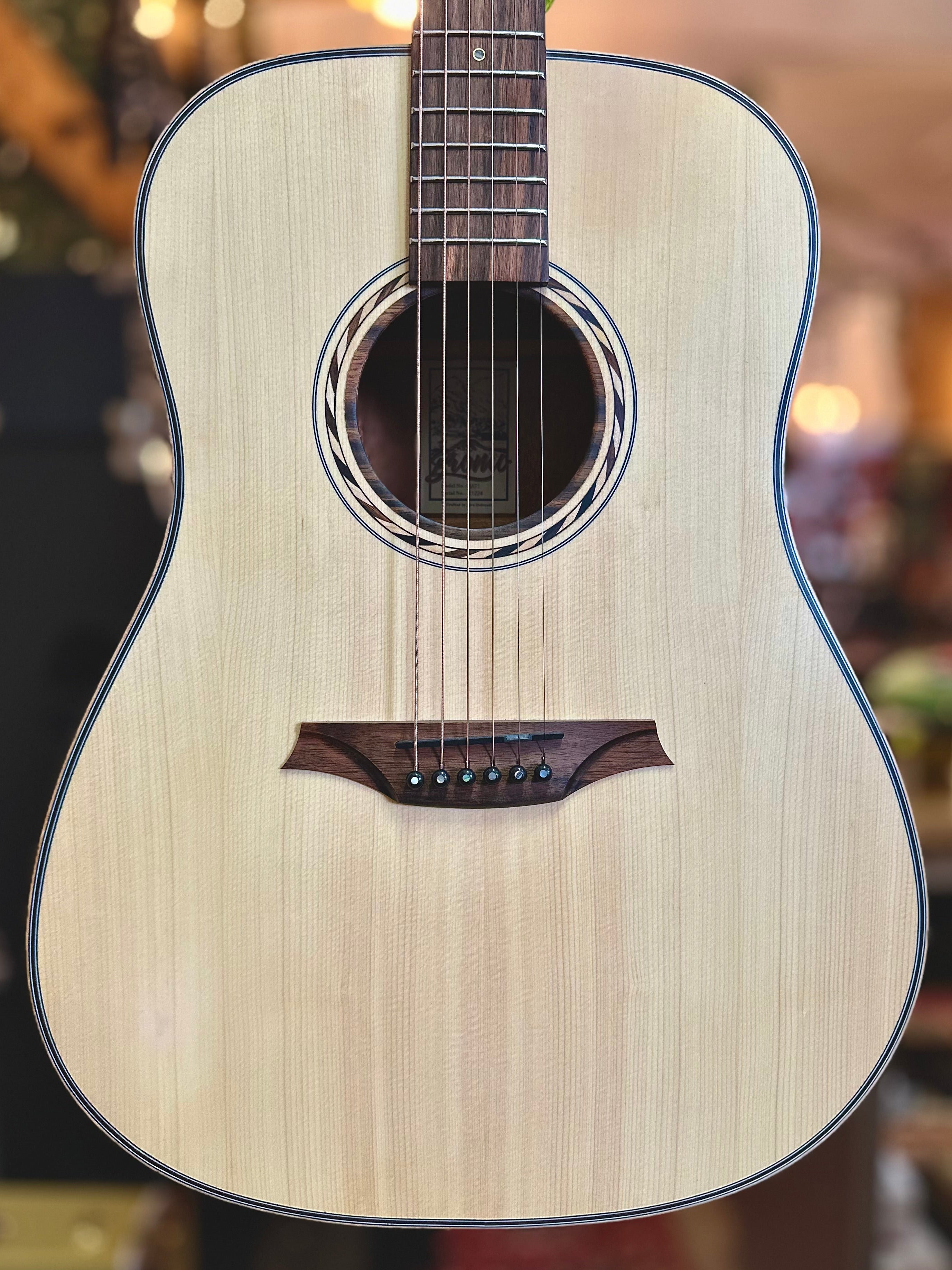 BROMO | BAT1 | Solid Top | Tahoma Series Acoustic Guitar