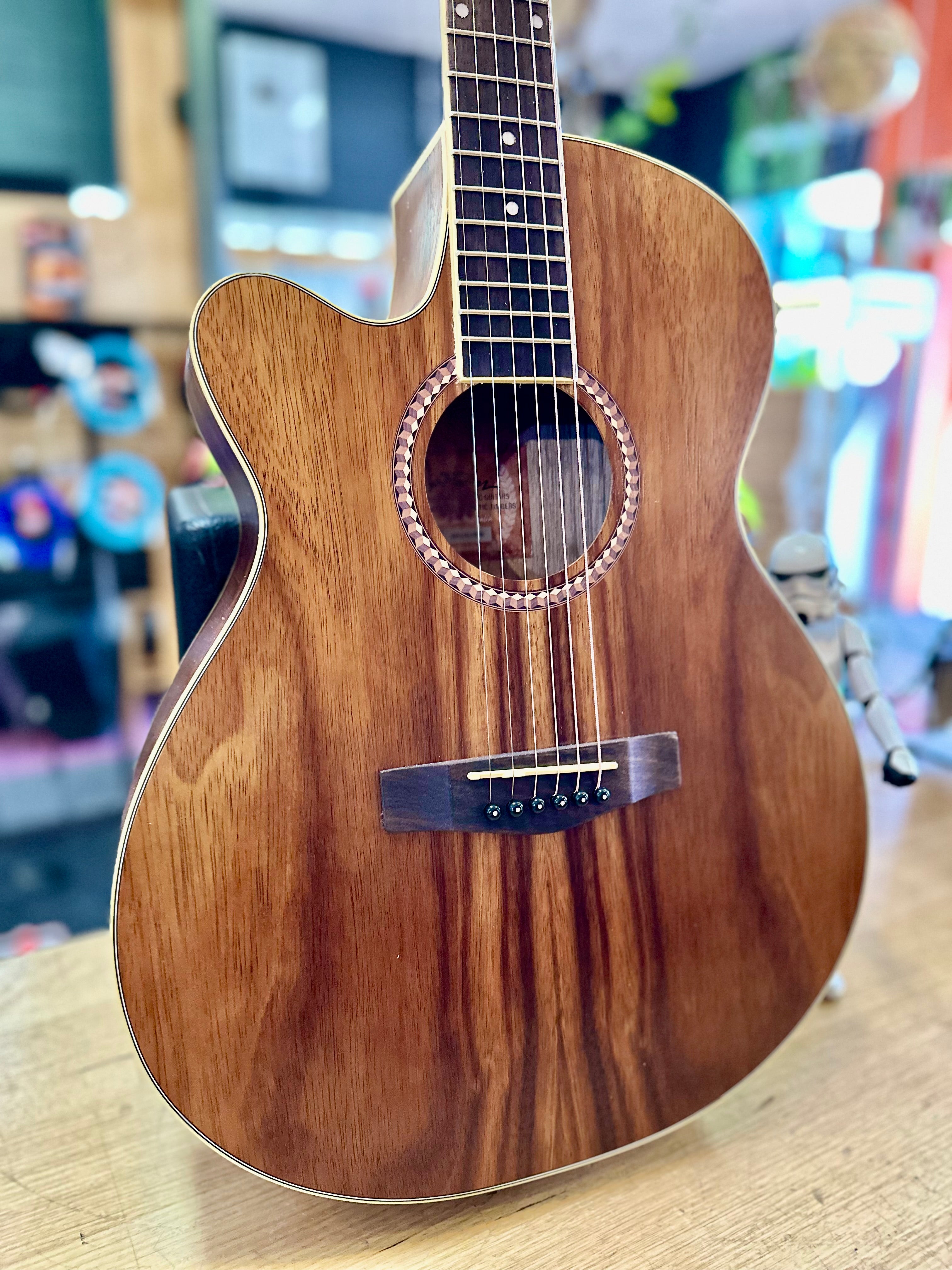 Martinez | MFC-41L-RWD | Folk Size Cutaway Acoustic Guitar (Rosewood)