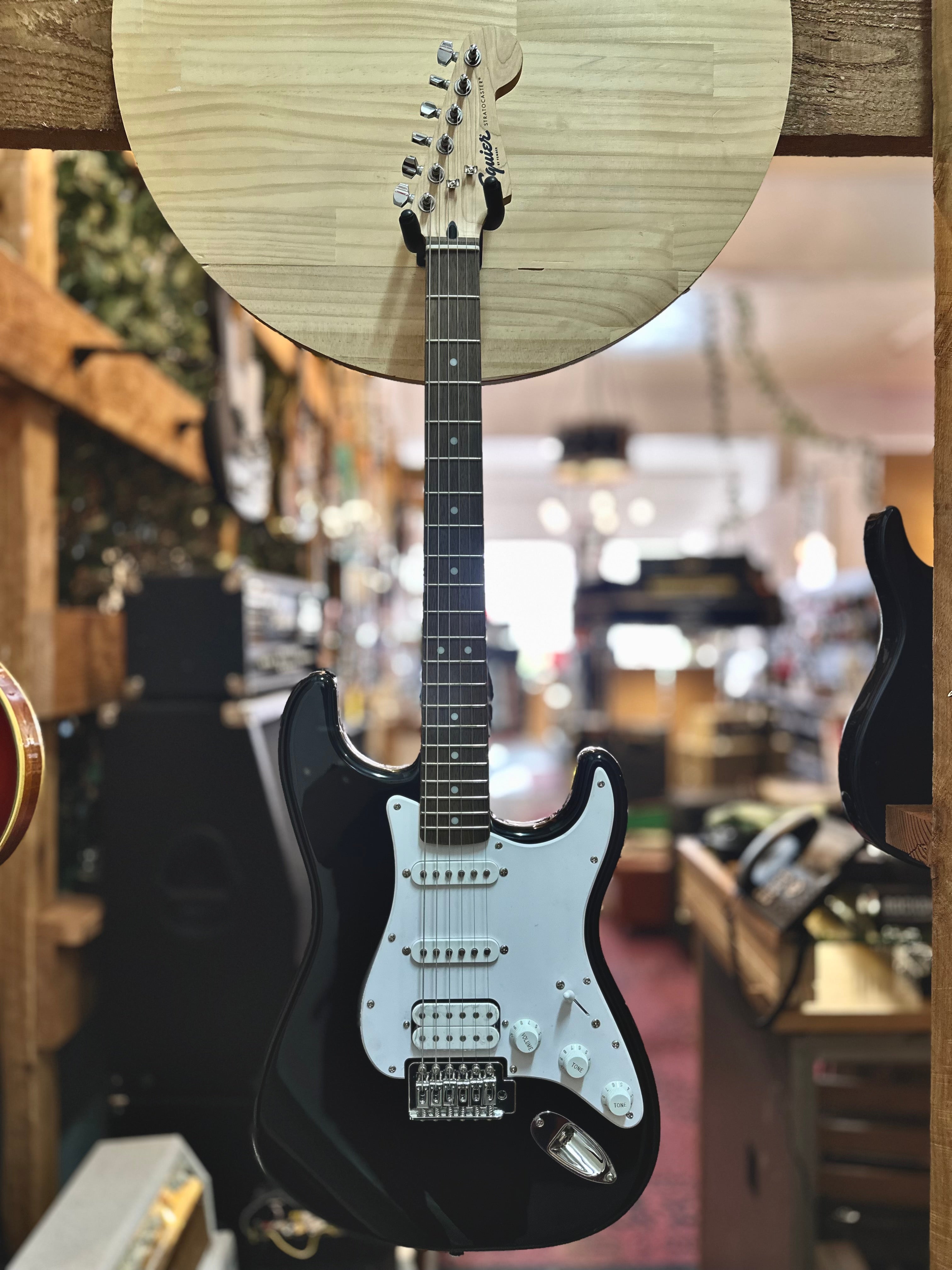 Squier | Bullet Strat | HSS | with HARDCASE | Pre-Loved