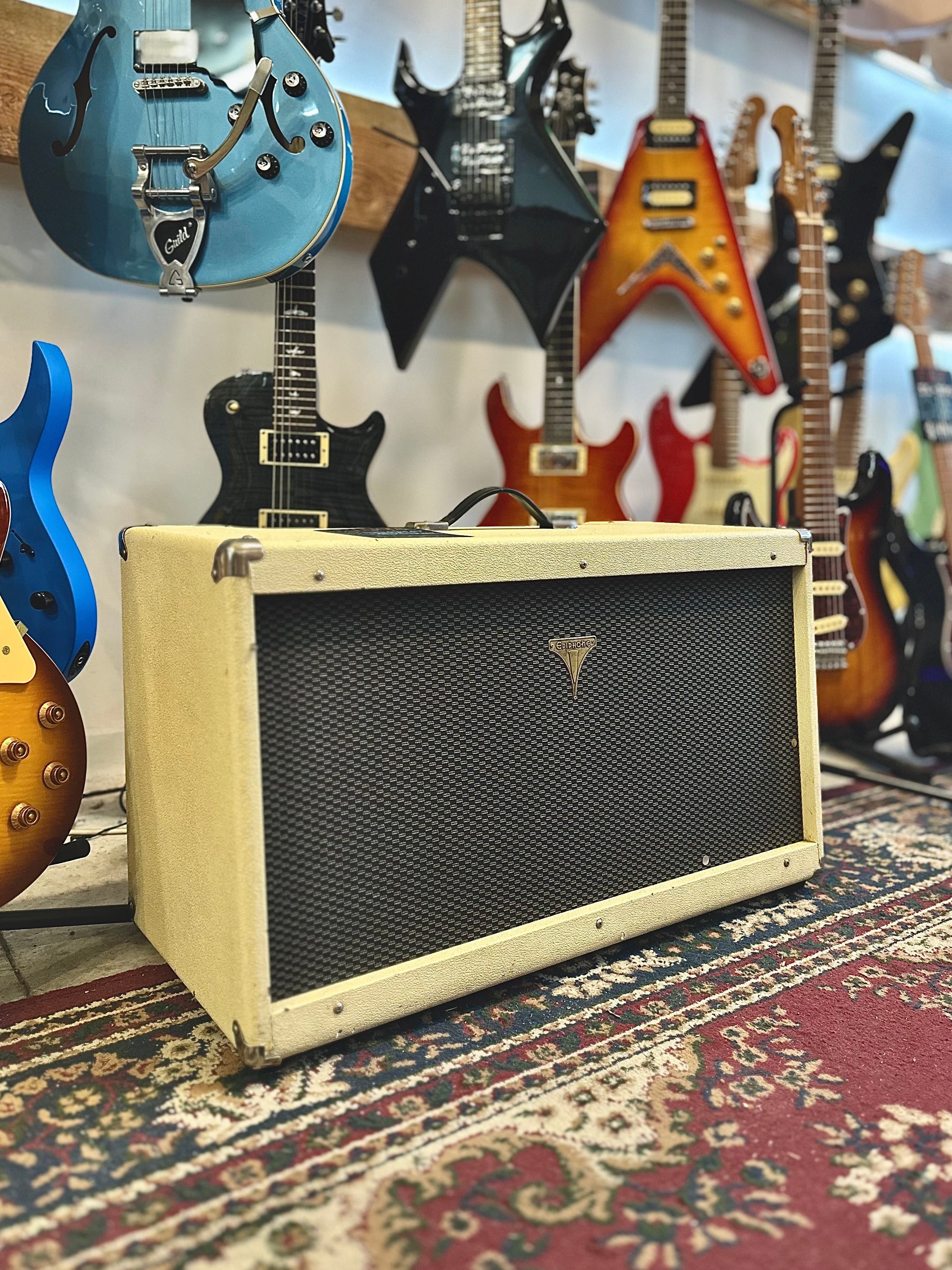 Epiphone | Regent 250 | Stereo Chorus | 2 x 12 | Pre-Loved