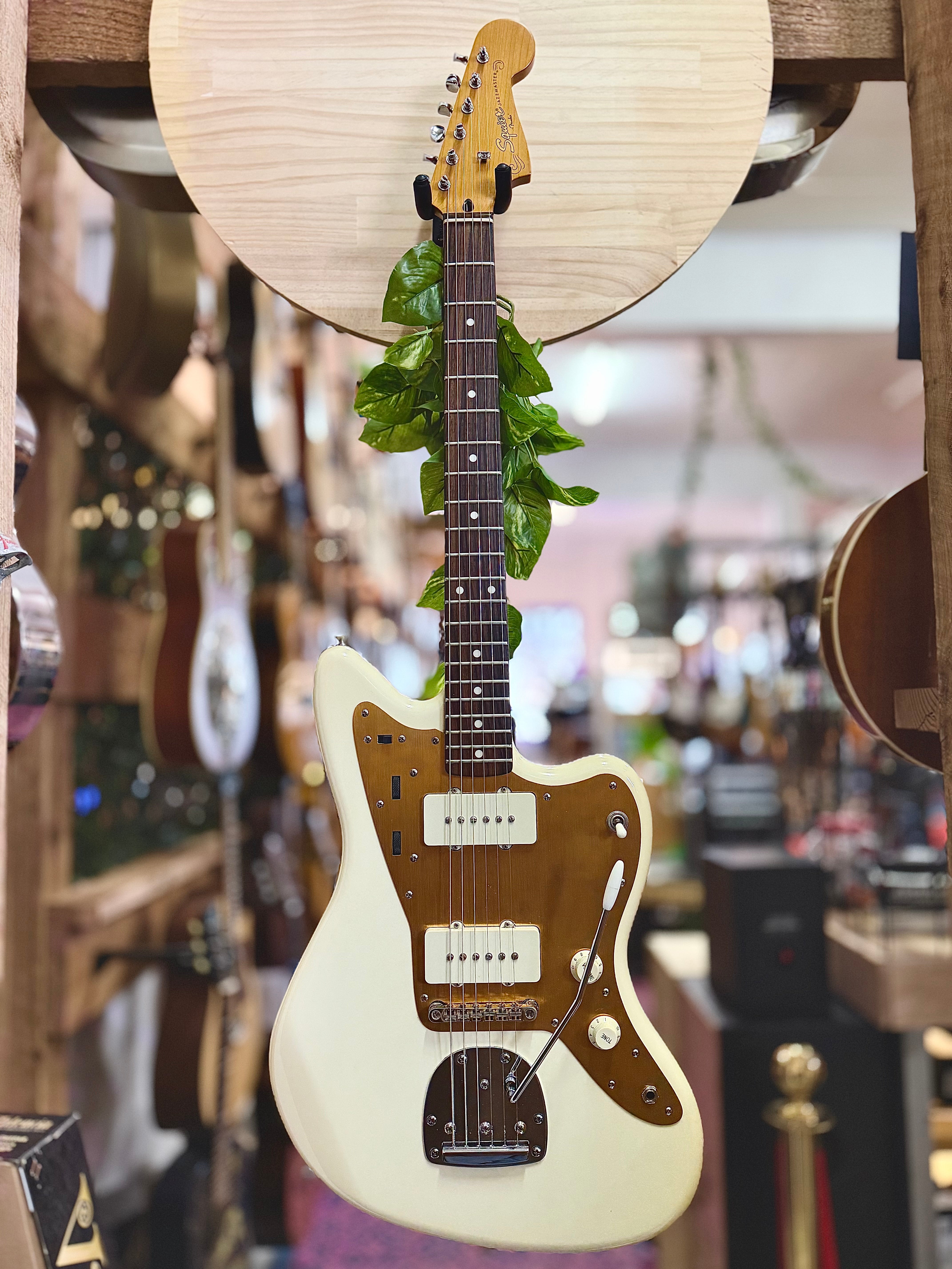 Squier | J Mascis Jazzmaster | Vintage White | 2012 | Pre-Loved