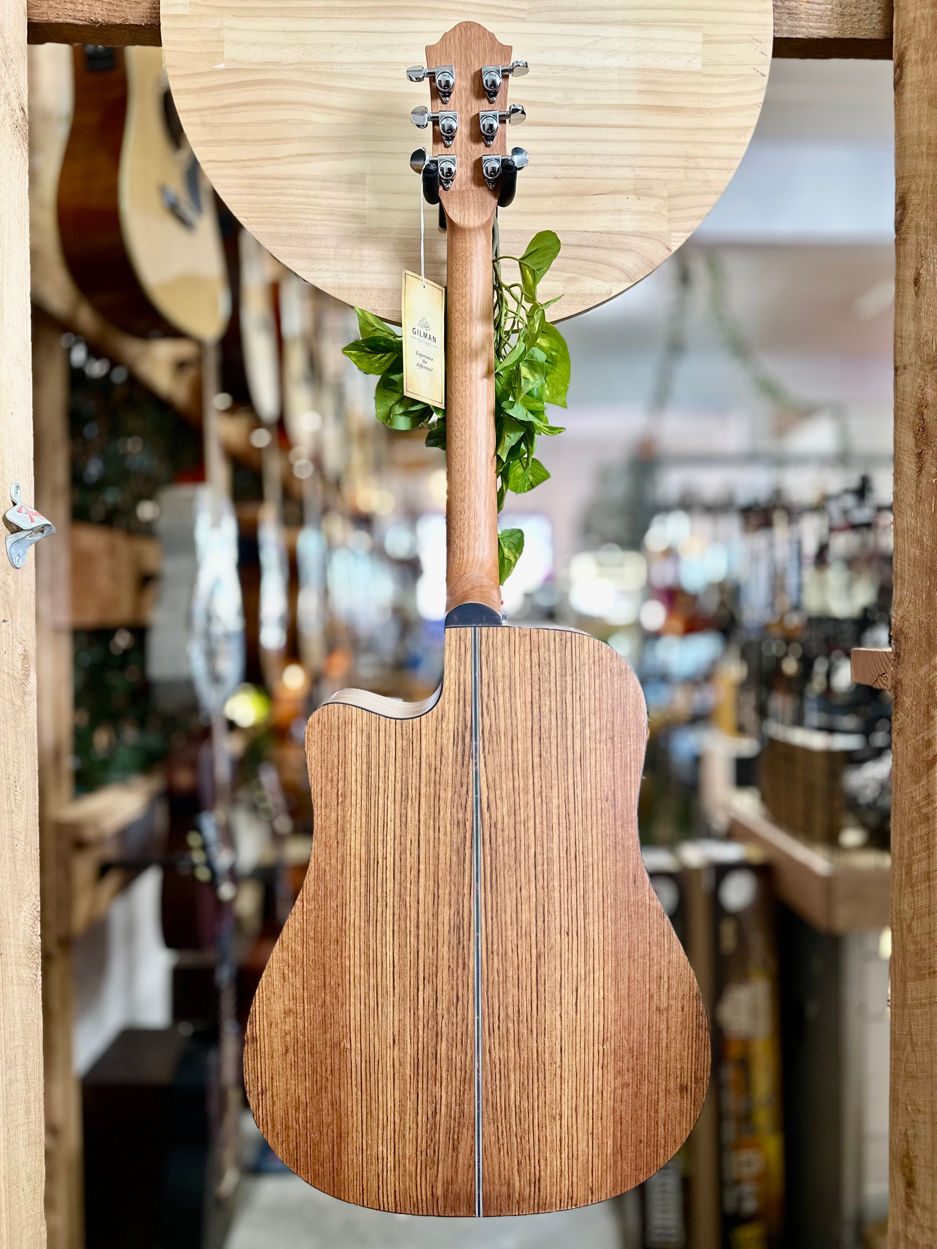 Gilman | GD10CE | Dreadnought Electric/Acoustic Guitar | Natural Satin