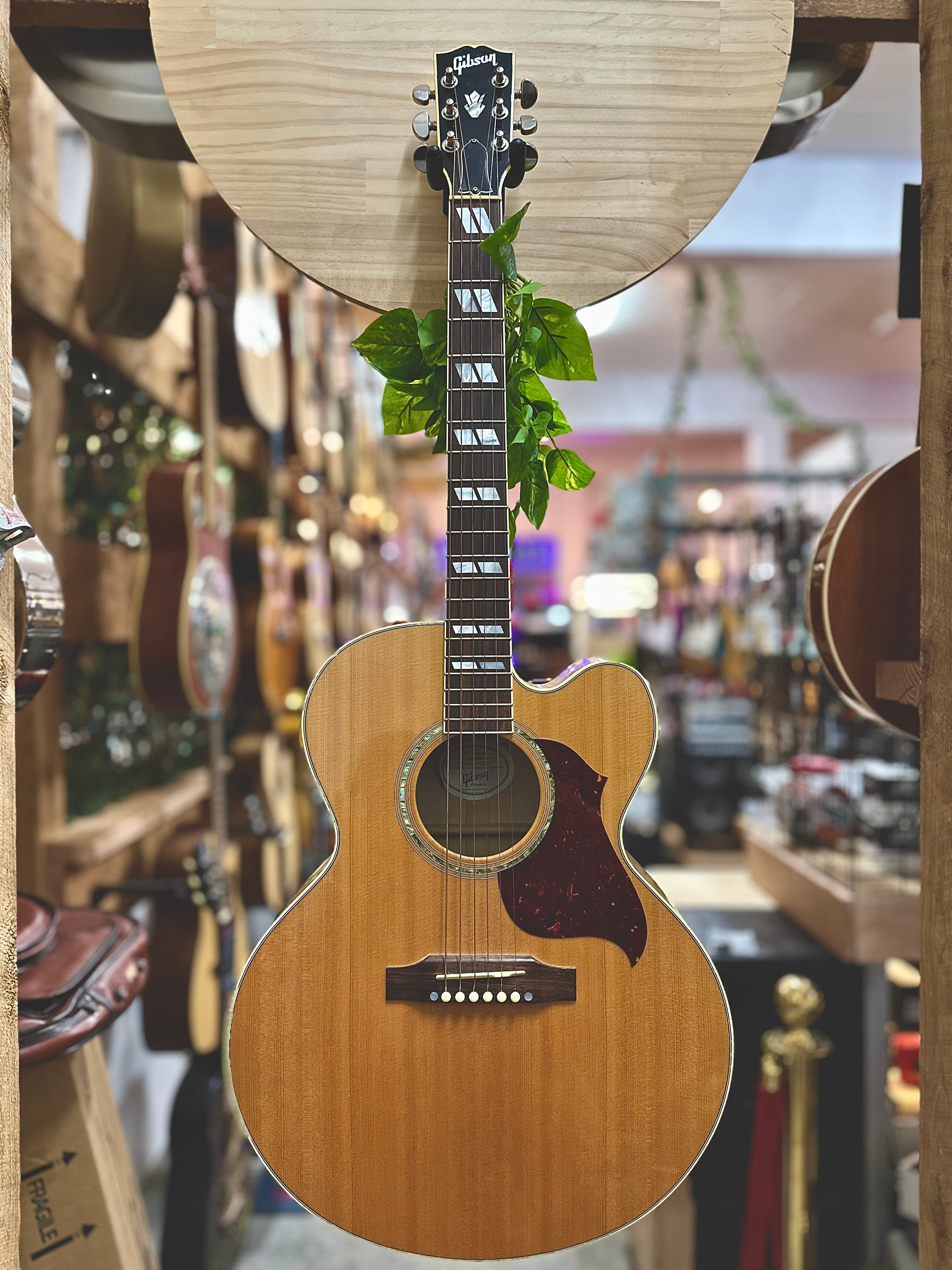 Gibson | J-185 | Electric Cutaway | Antique Natural | 2009 | Pre-Loved