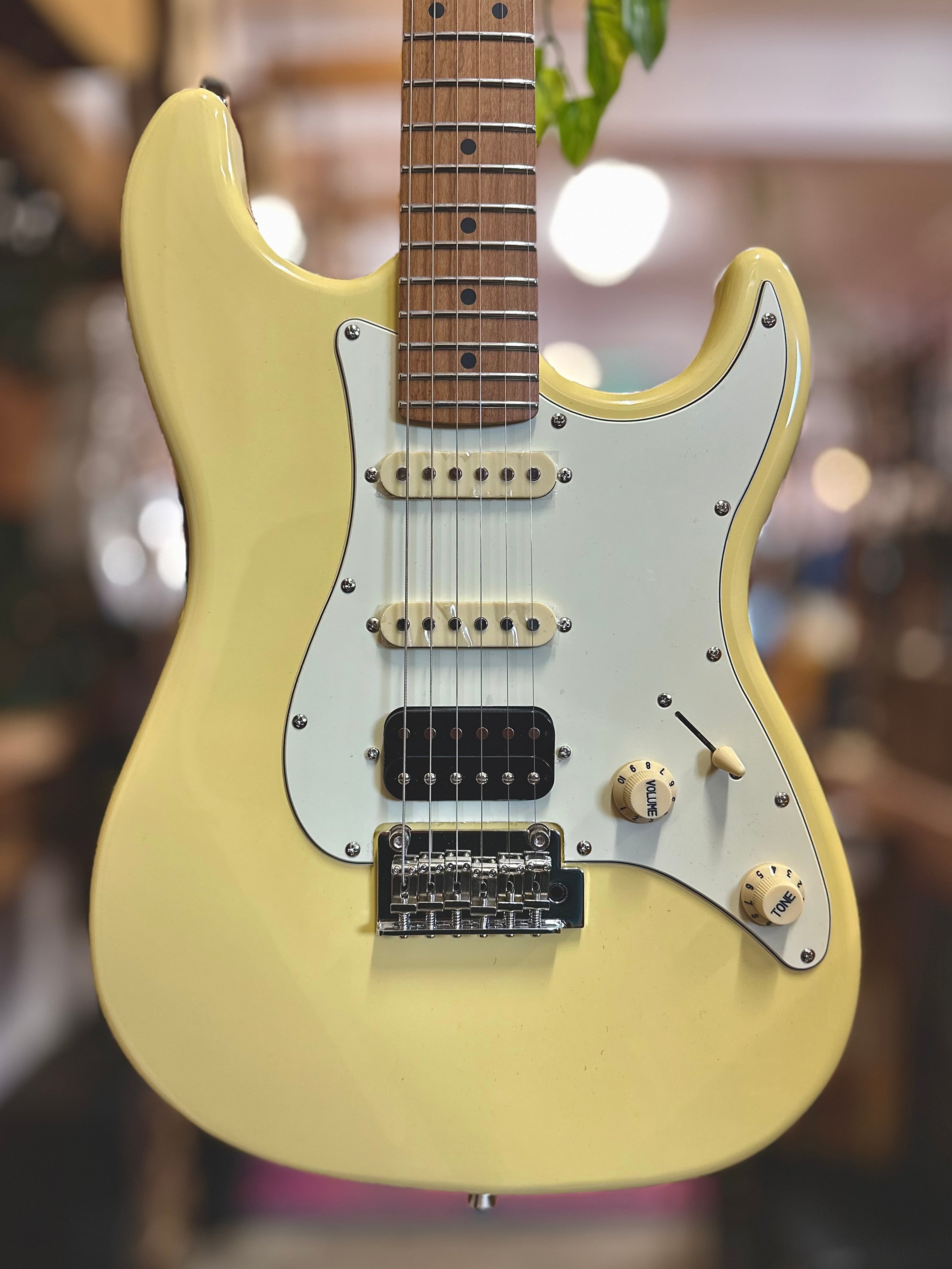 Jet Guitars | JS-400 HSS | Vintage Yellow