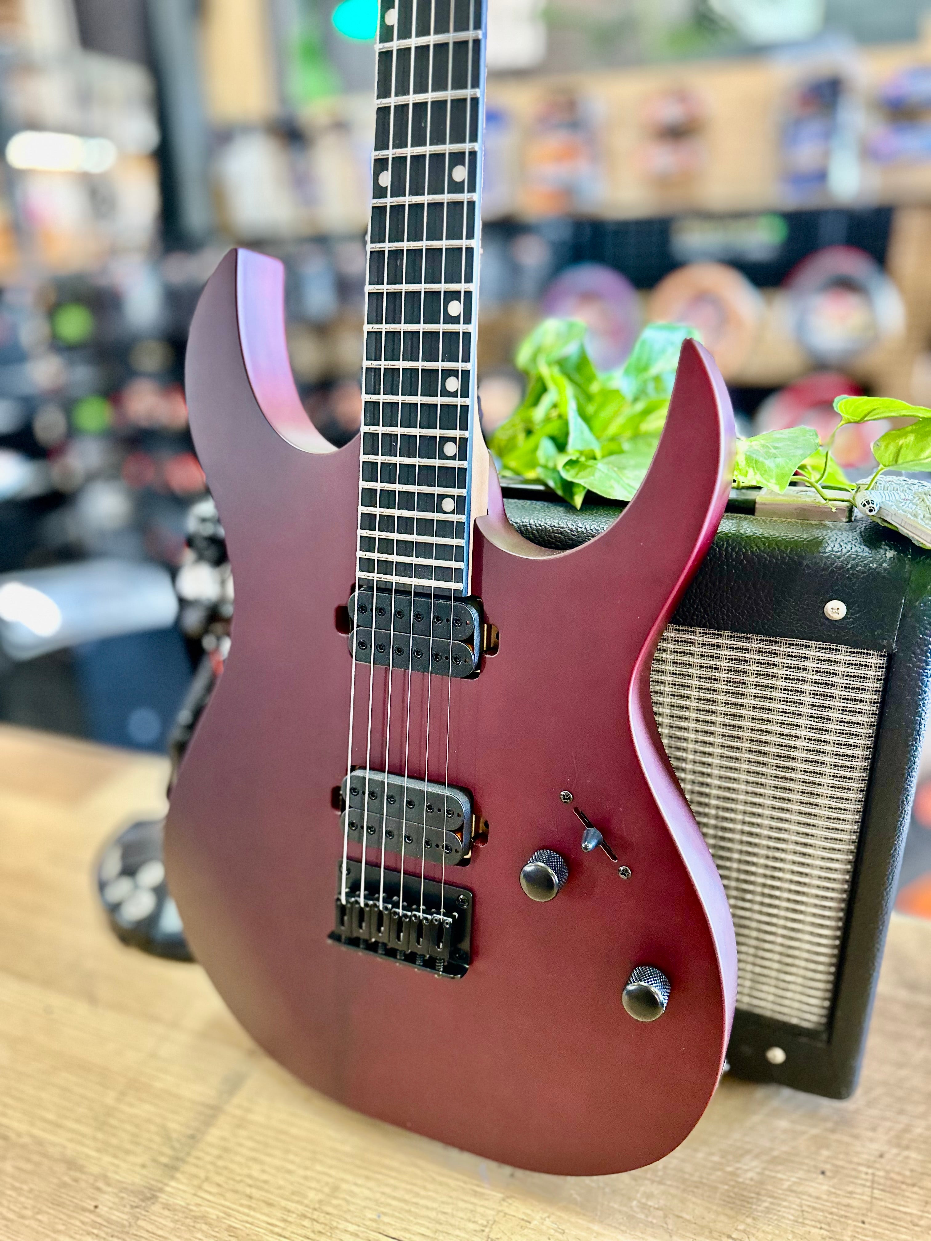 Spira Guitars | S-400 MWR | Satin Wine Red