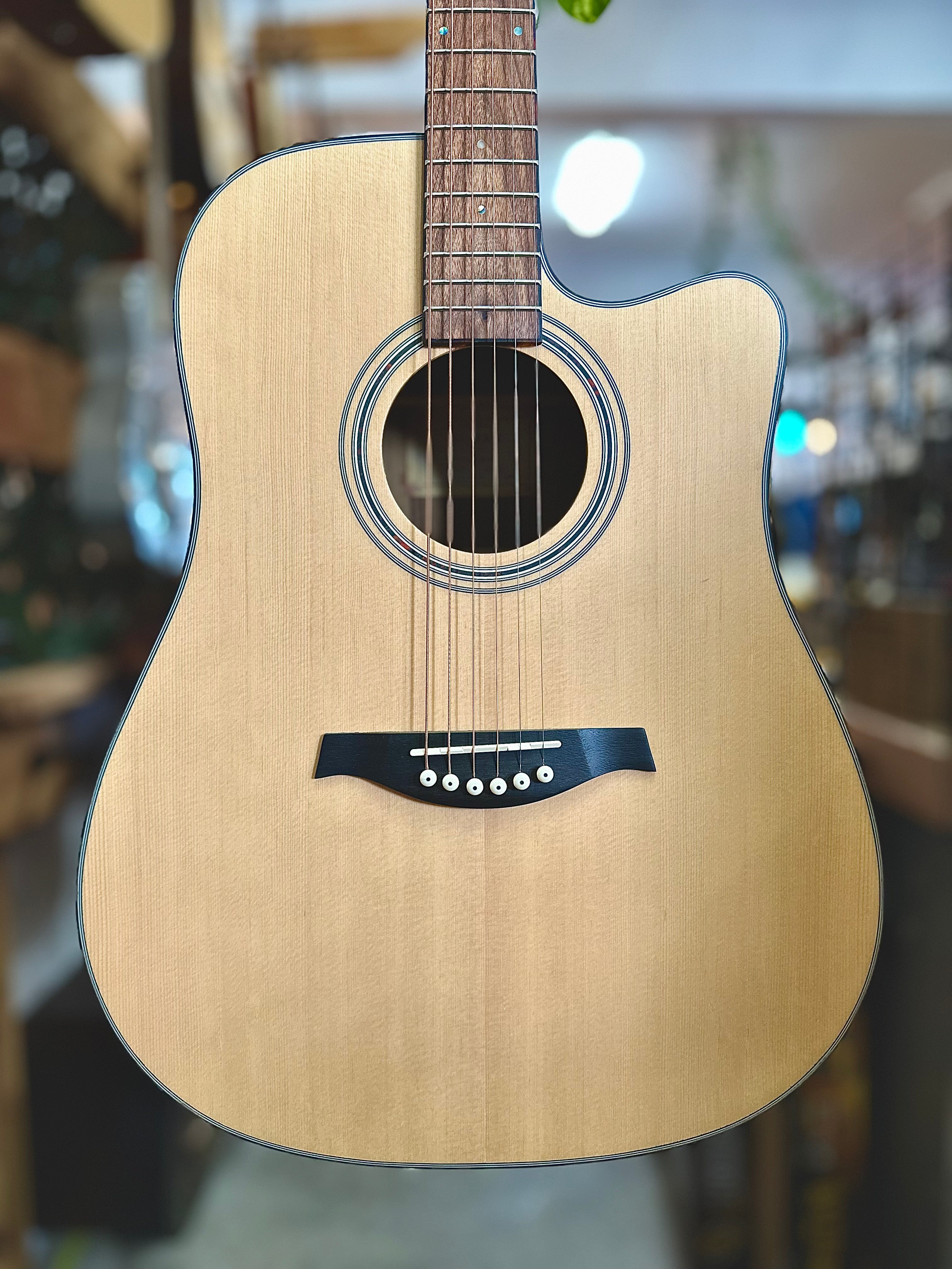 Gilman | GD10CE | Dreadnought Electric/Acoustic Guitar | Natural Satin