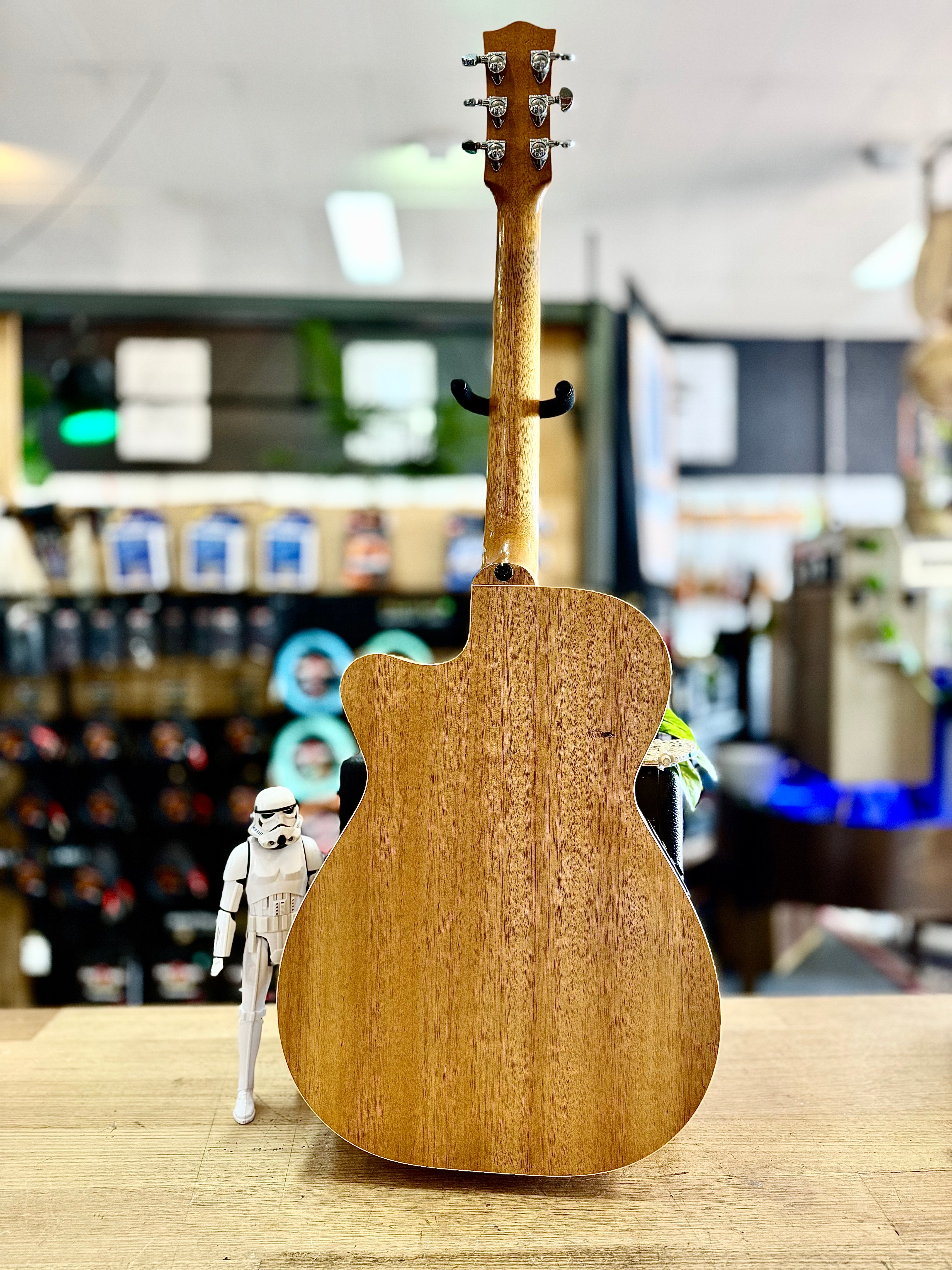 Maton | EBG808CL | Performer | Acoustic/Electric | Pre-Loved