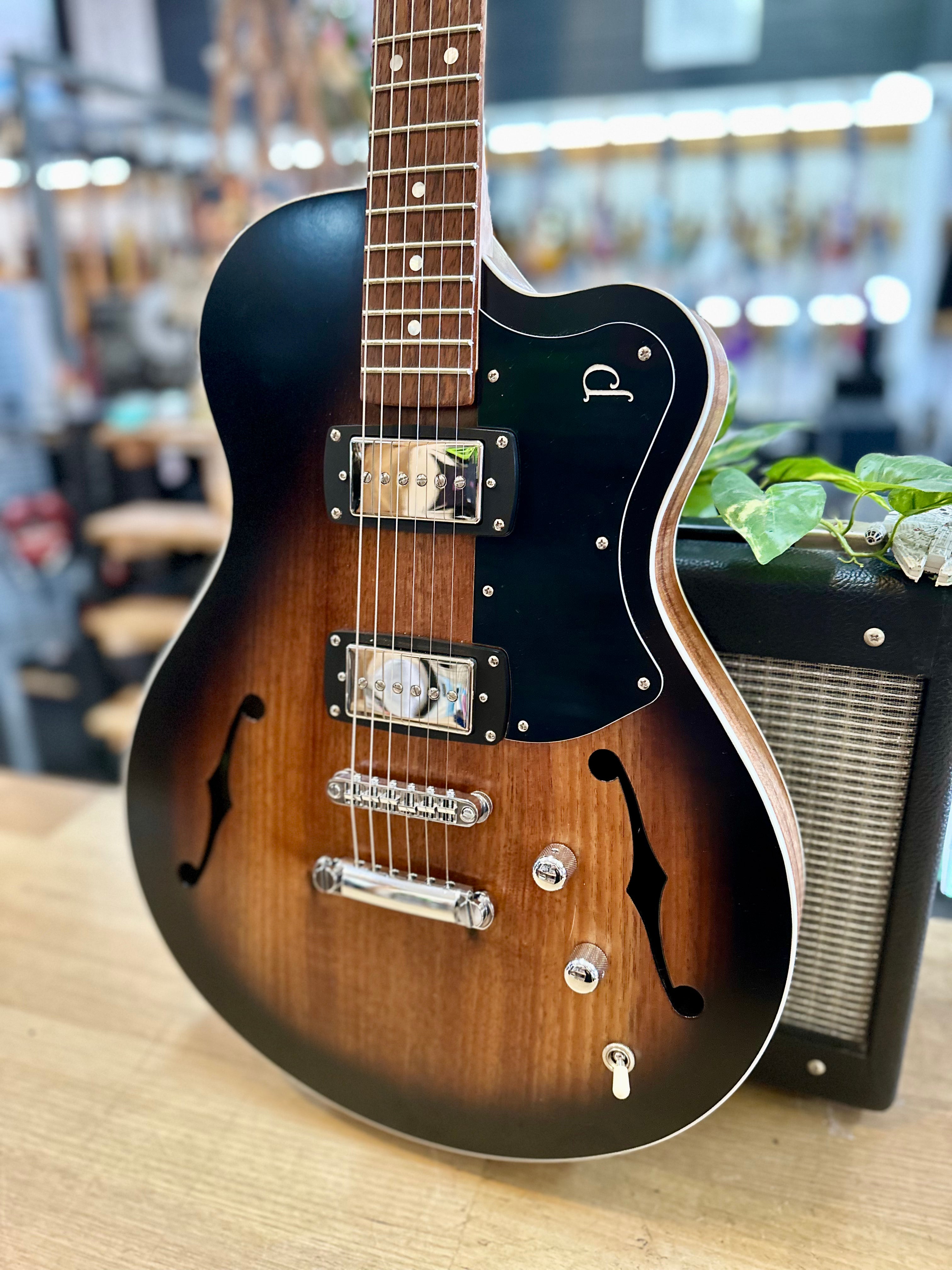 Pratley | SH90-VB | Semi-Hollow Electric | Vintage Burst