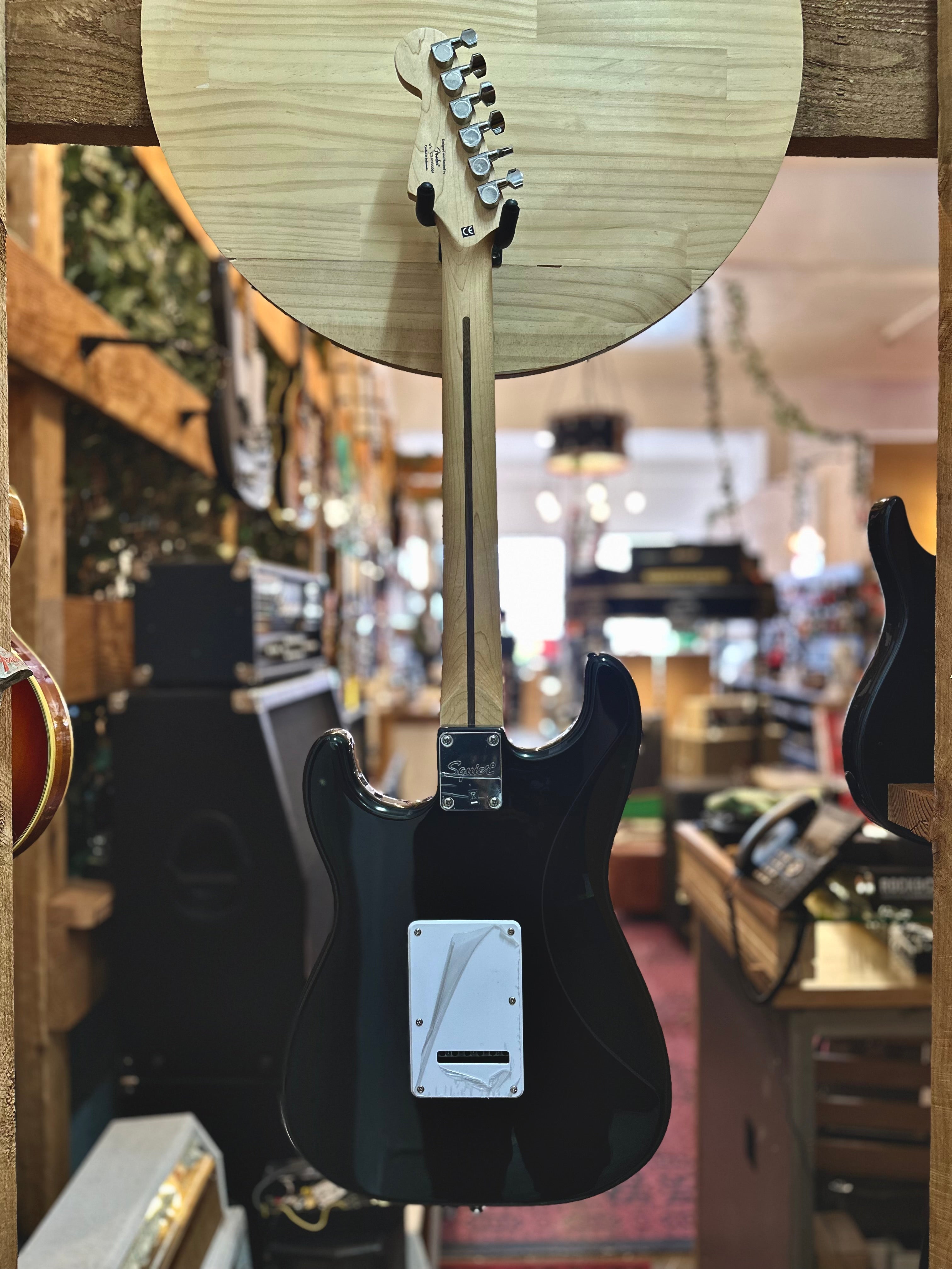 Squier | Bullet Strat | HSS | with HARDCASE | Pre-Loved