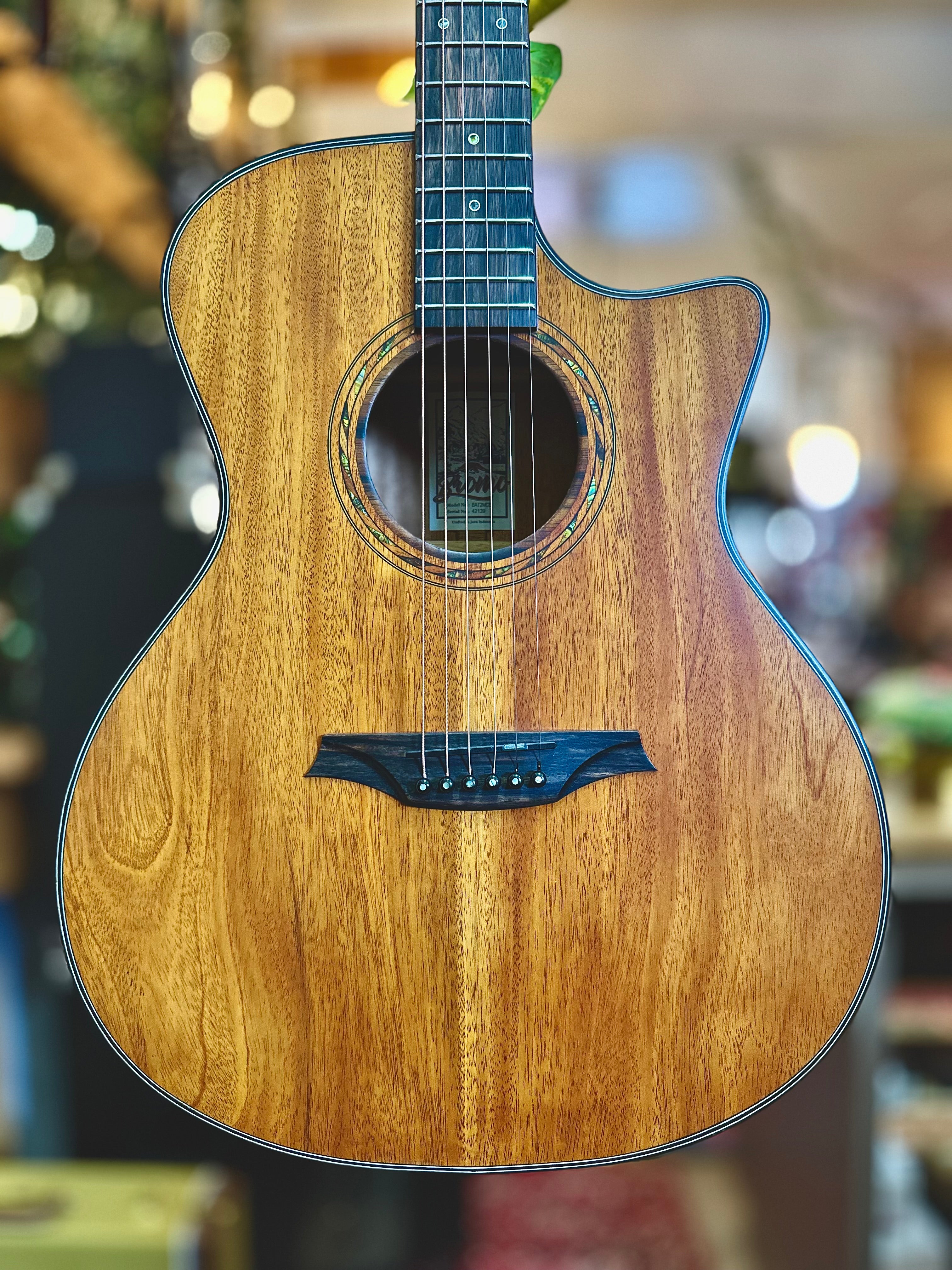 BROMO | BAT2MCE | Solid Top | Tahoma Series Acoustic-Elec Guitar