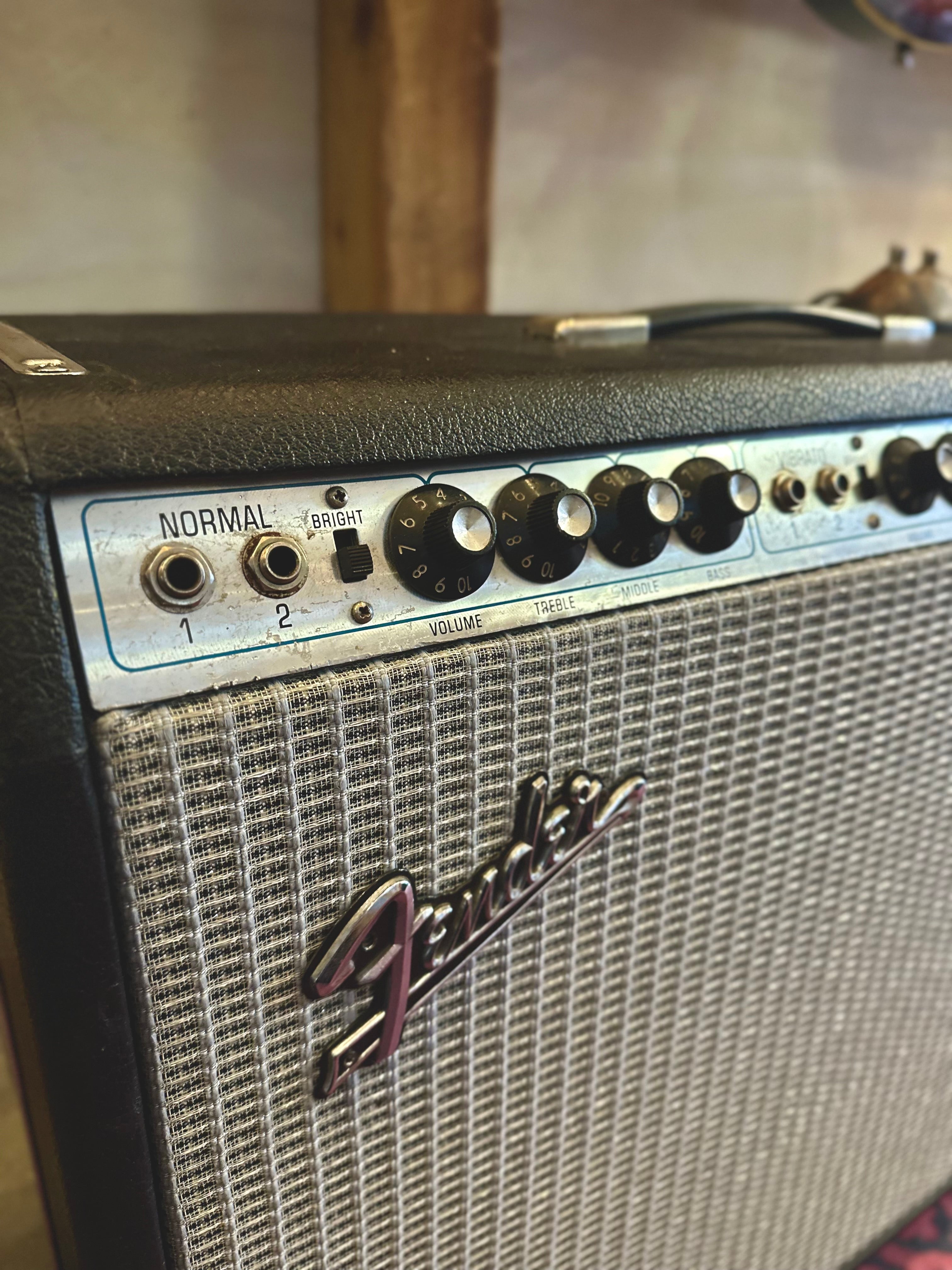 Fender | Vibrosonic Reverb | 15