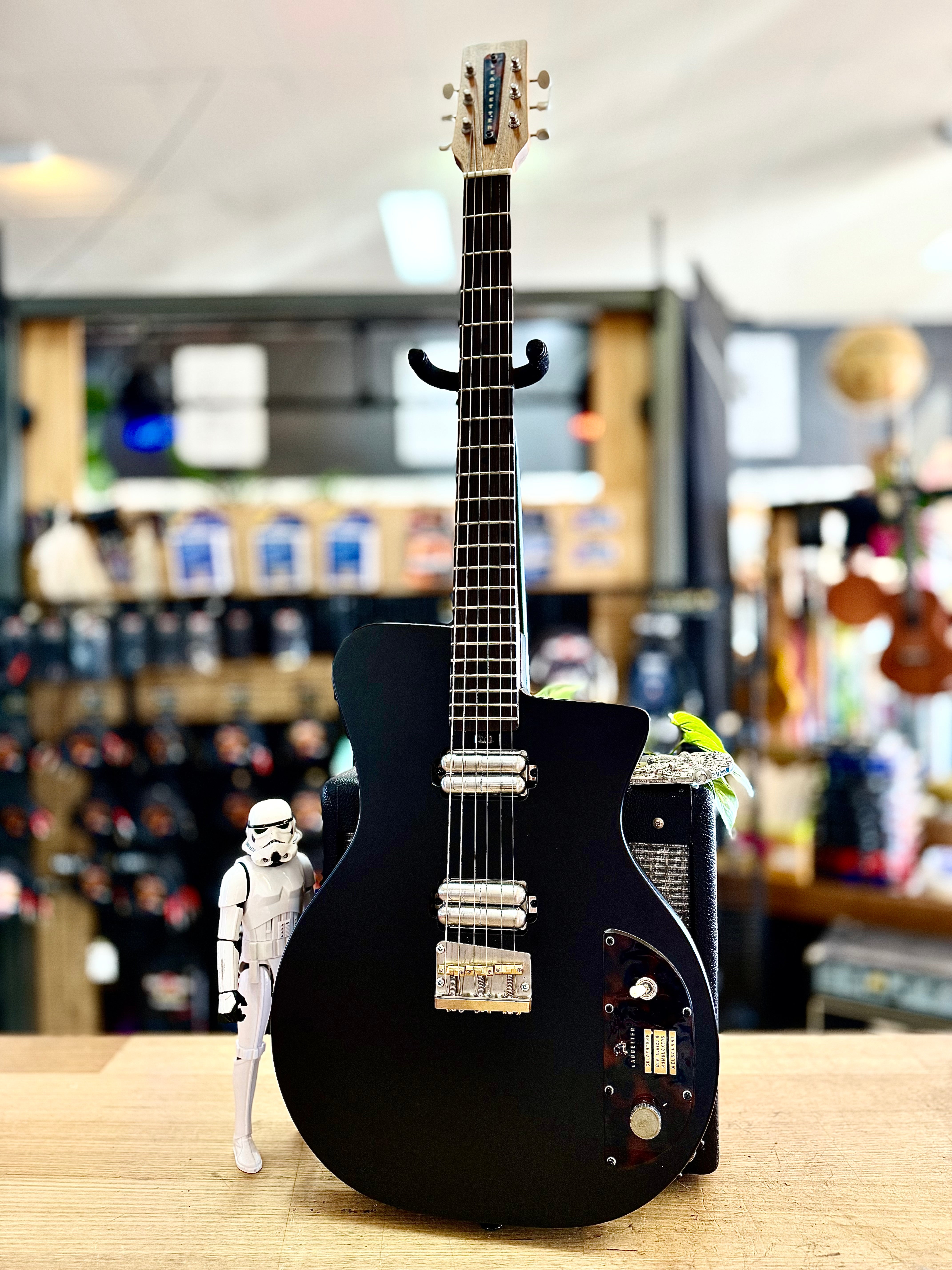 Leadbetter | GT | Battle Relic Black | Electric Guitar