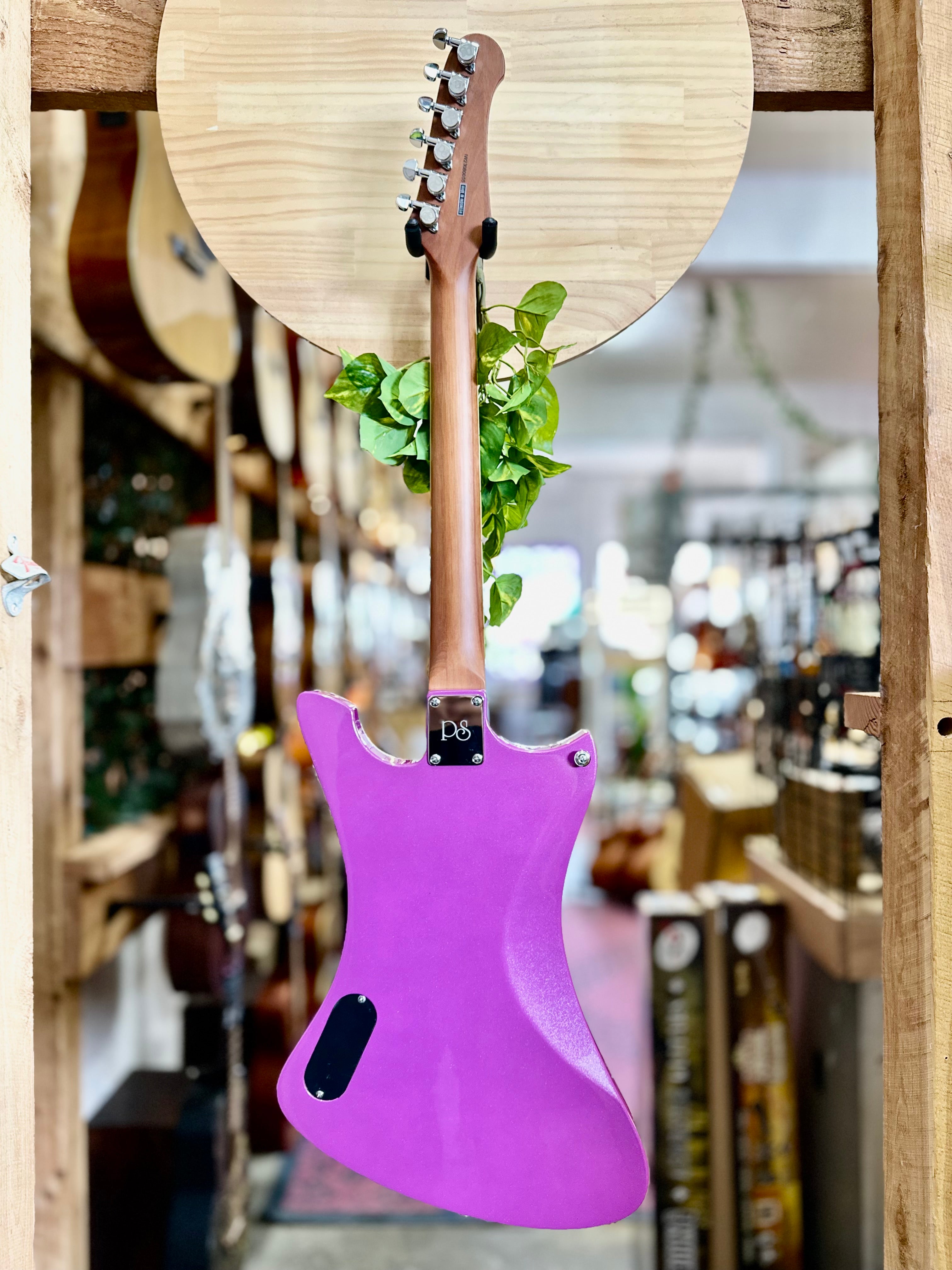 PureSalem | La Bruja | Plum Crazy