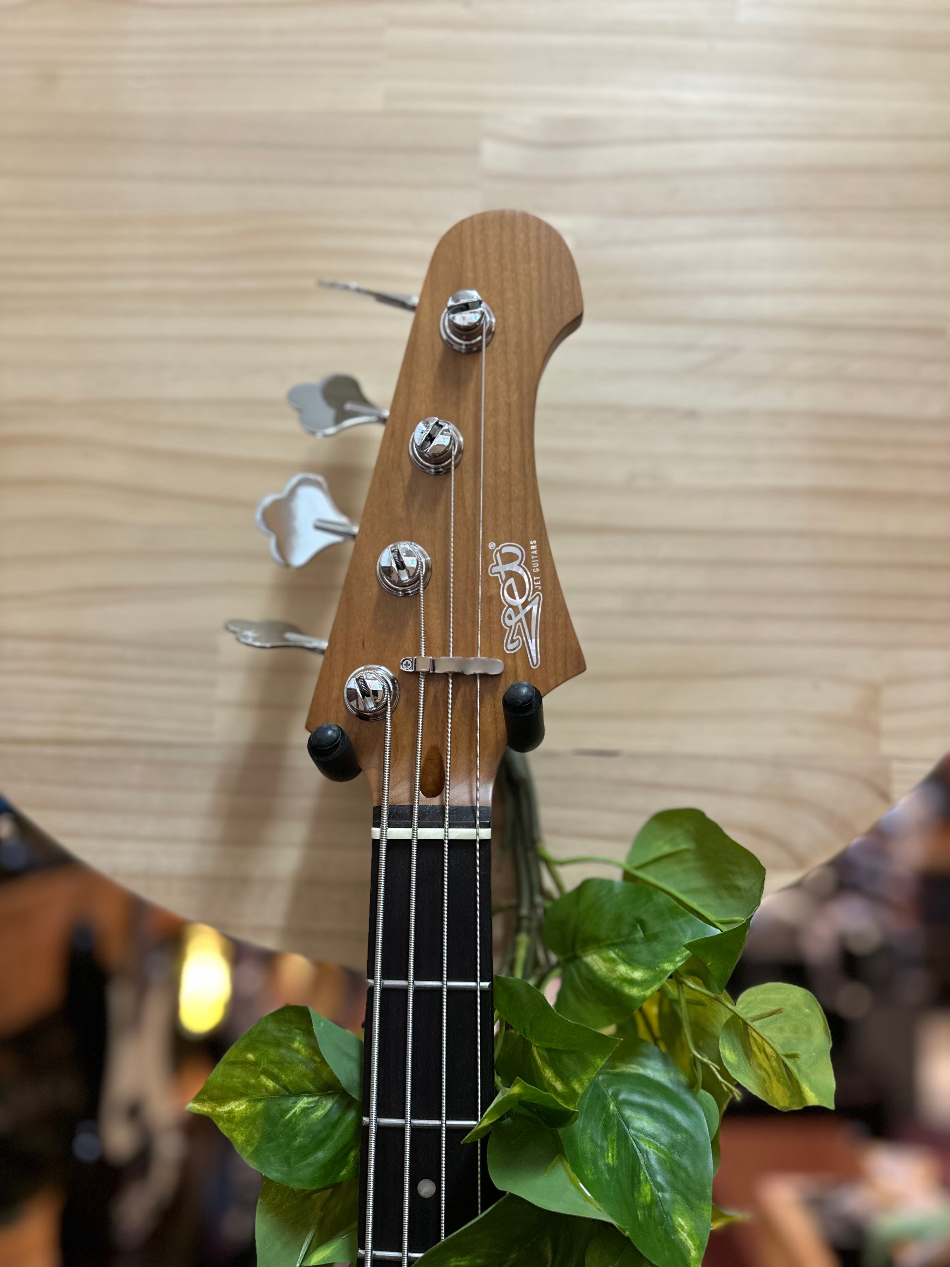 Jet Guitars | JJP-300 | P-Bass | Sherwood Green