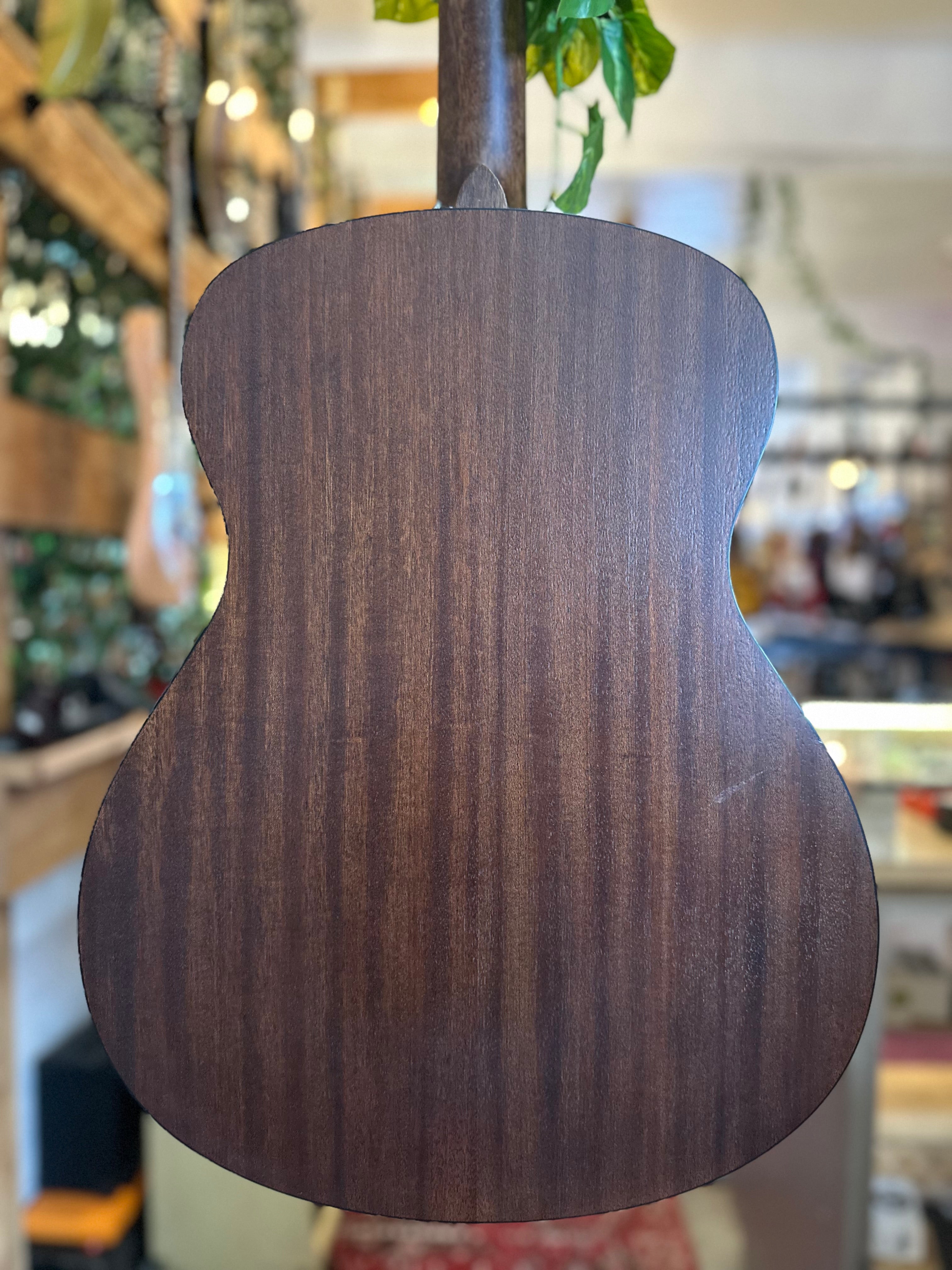Walden | G570ETB | Grand Auditorium | Solid Top | Tobacco Sunburst | Acoustic-Electric