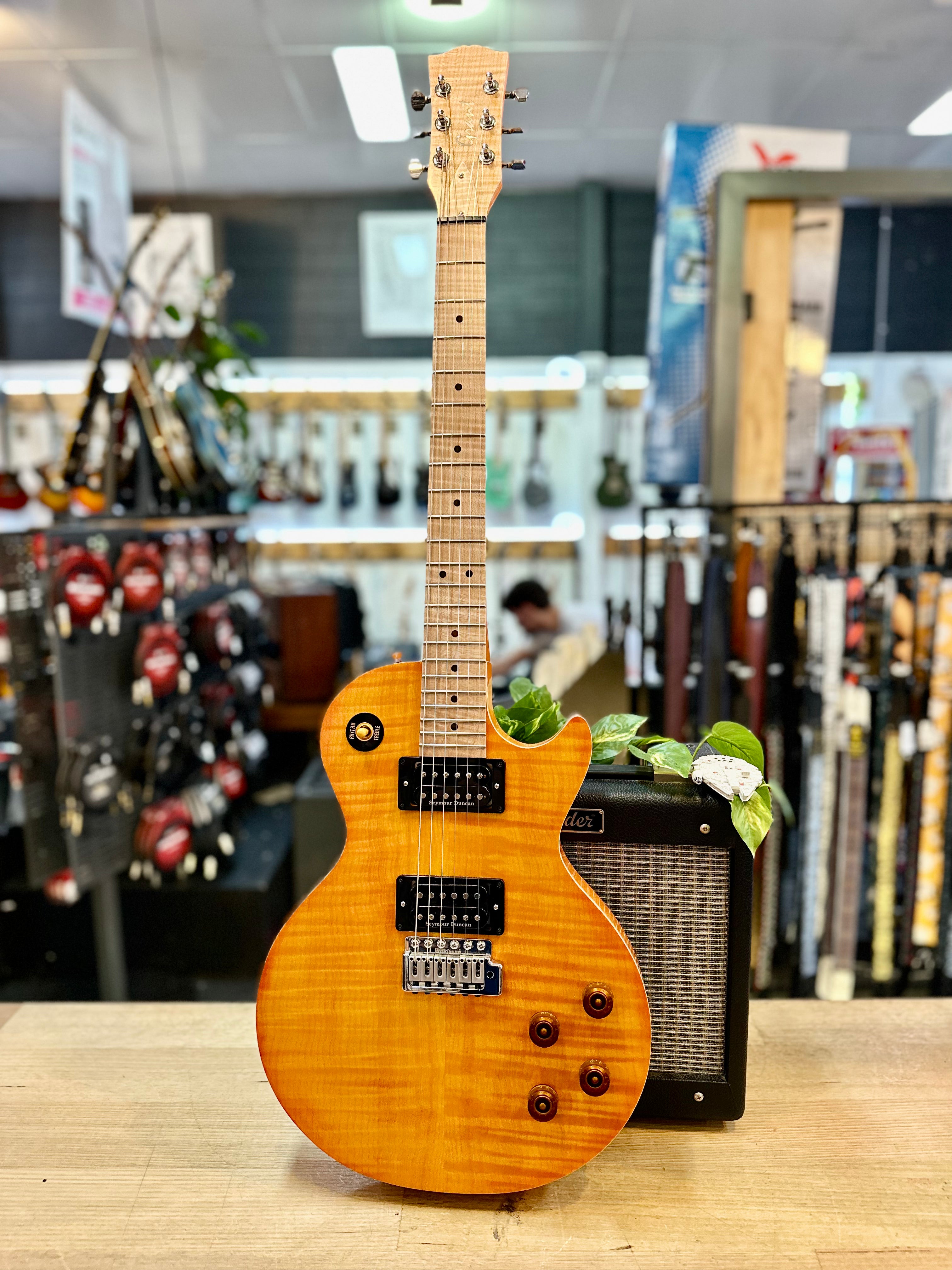 Grant | Flat Top | LP Style | Capri Orange