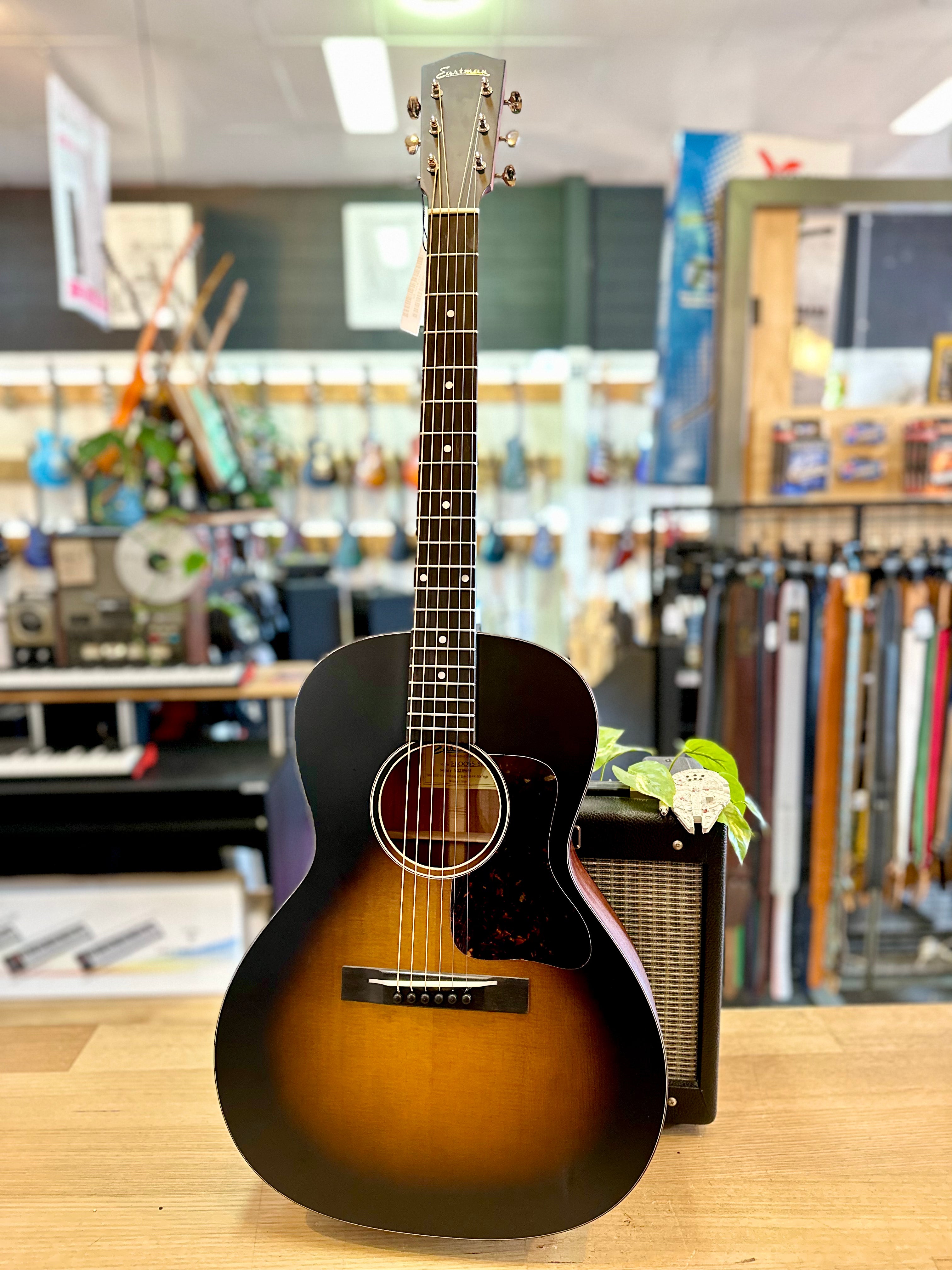 Eastman | E1OOSS-SB | All Solid | OO Body | Acoustic | Sunburst