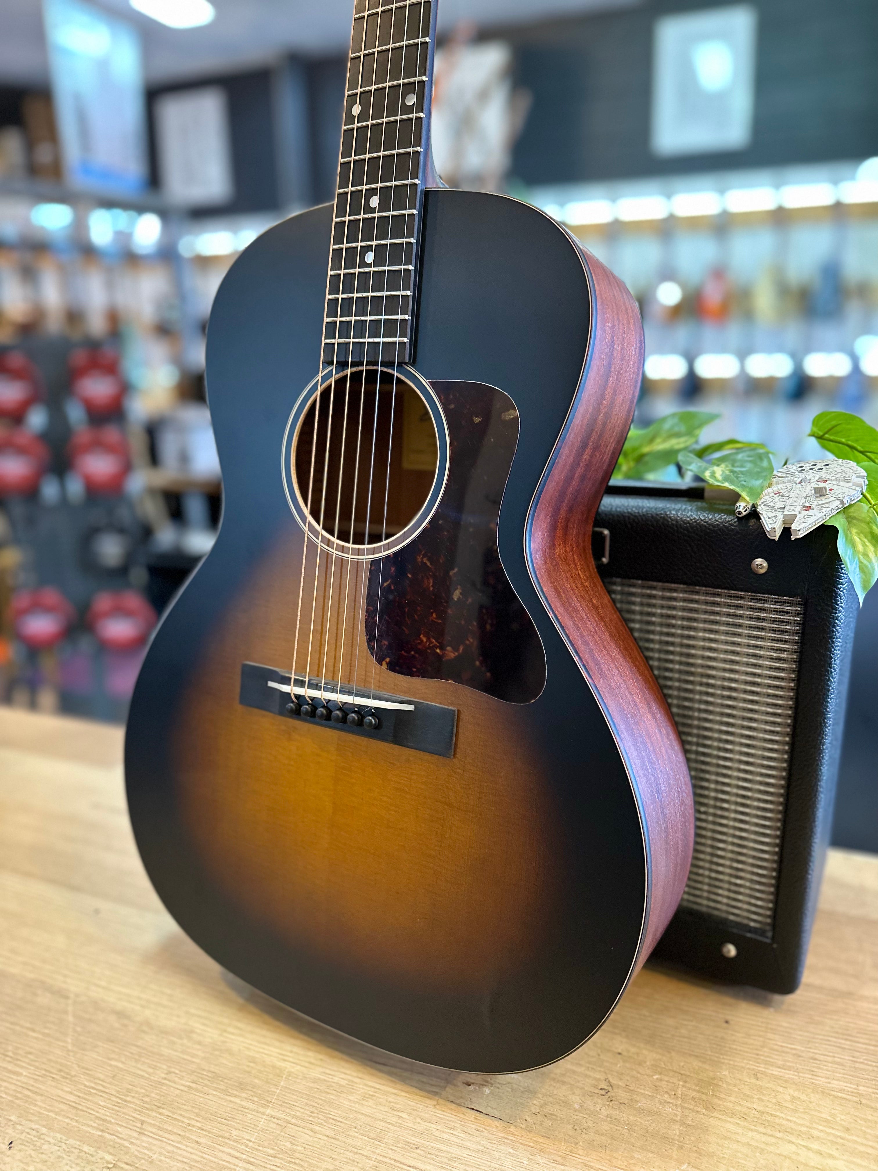 Eastman | E1OOSS-SB | All Solid | OO Body | Acoustic | Sunburst