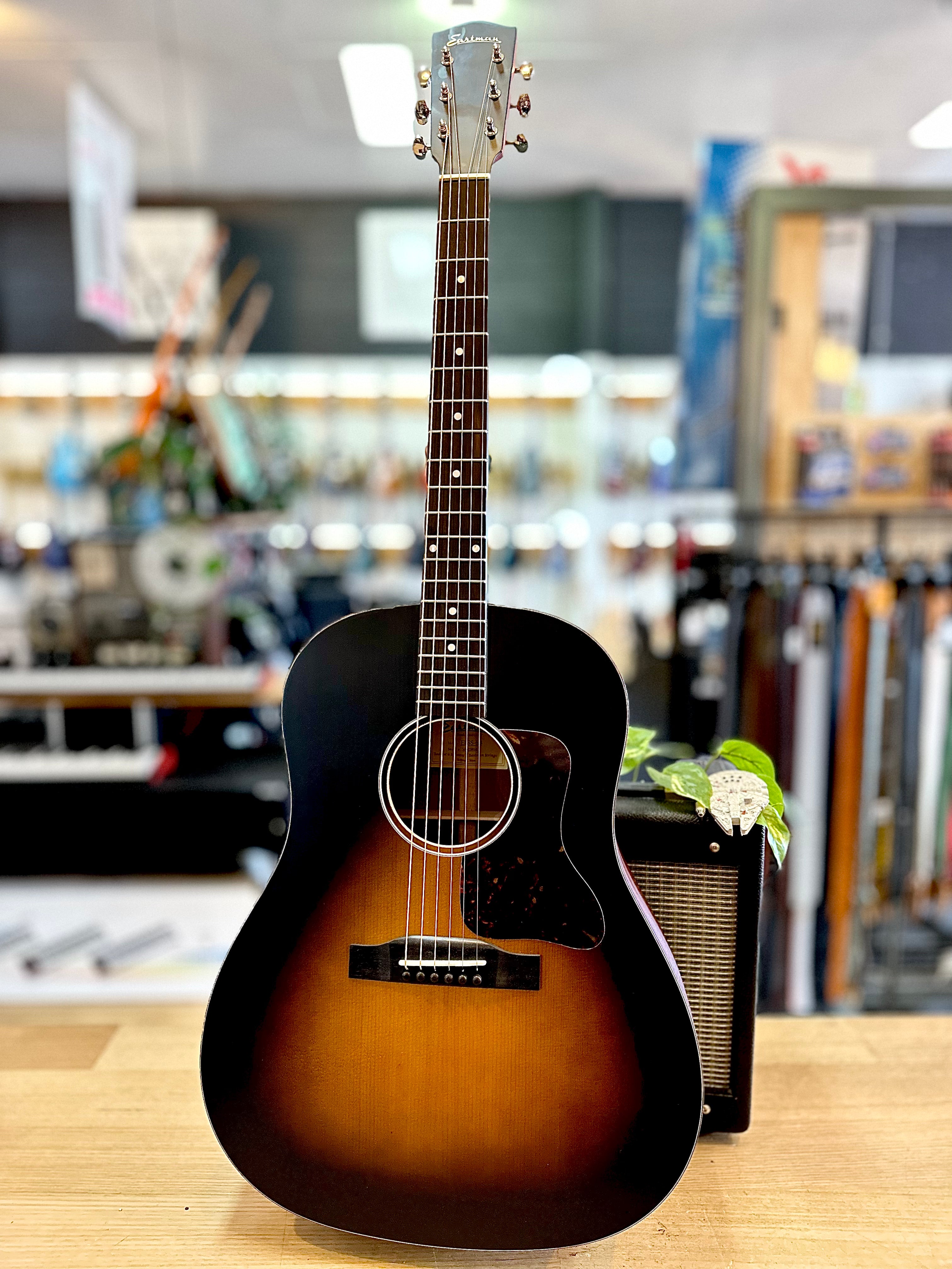 Eastman | E1SS-SB | All Solid | Dreadnought | Acoustic | Sunburst