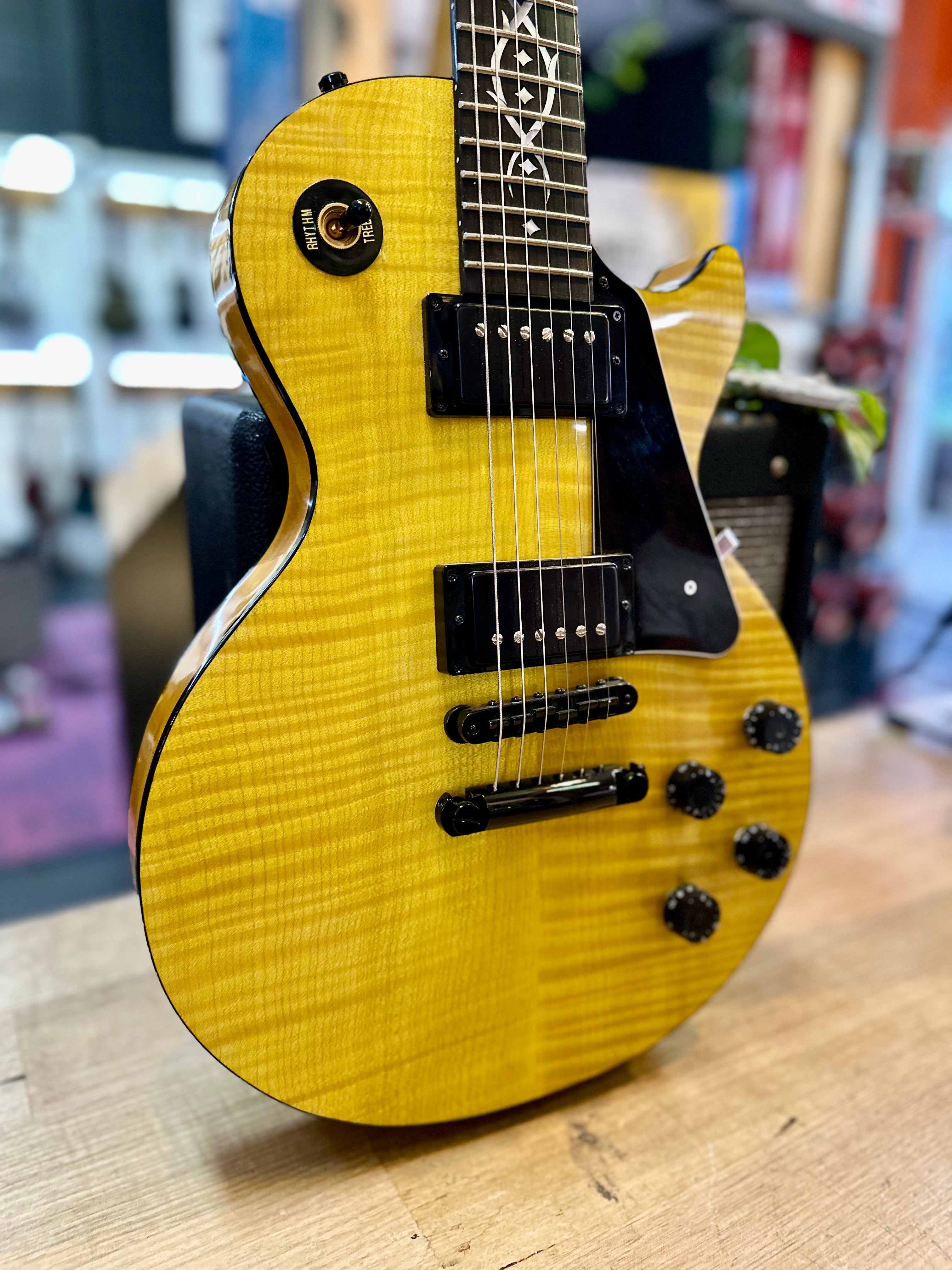 Grant | Carved Top | LP Style | Trans Lemon