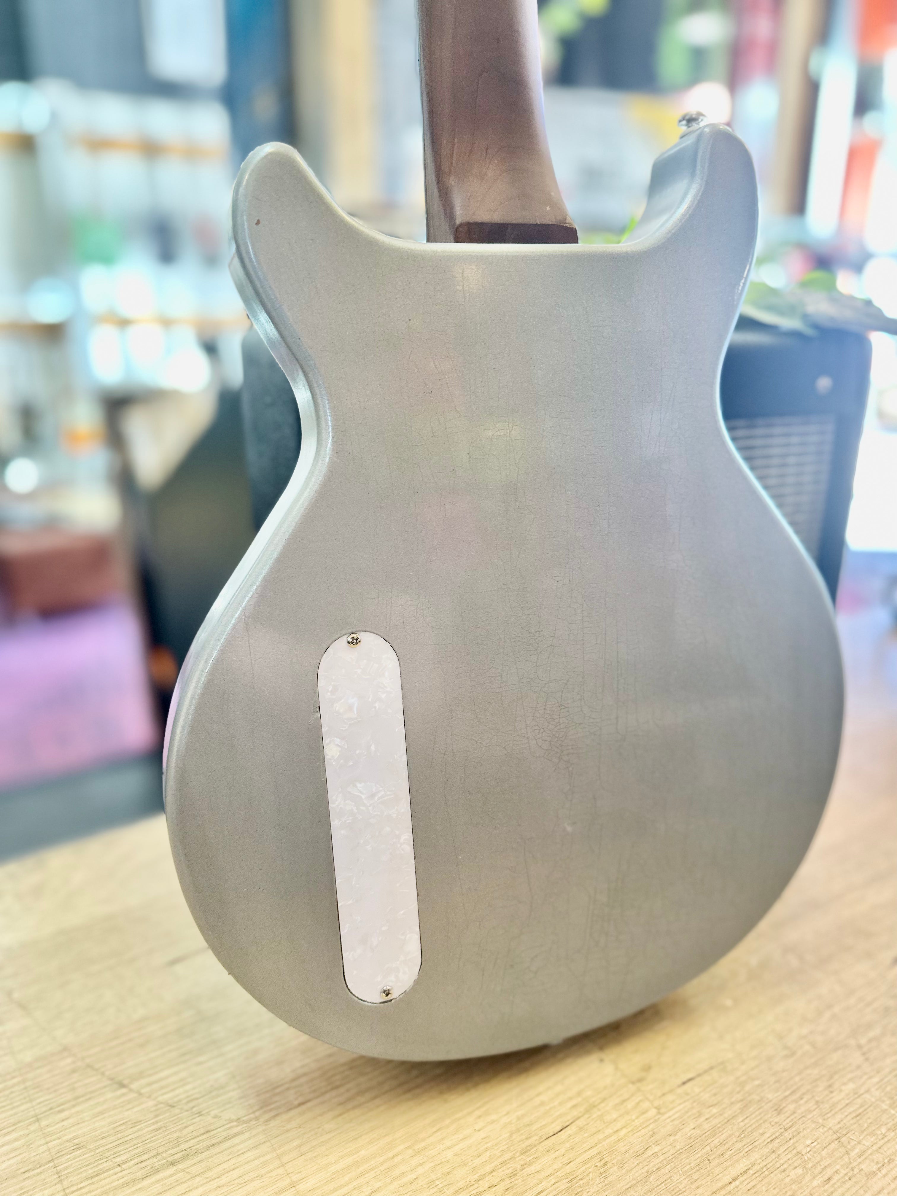 Vander Guitars | Double Cut | Ex Demo | Relic Silver Metallic