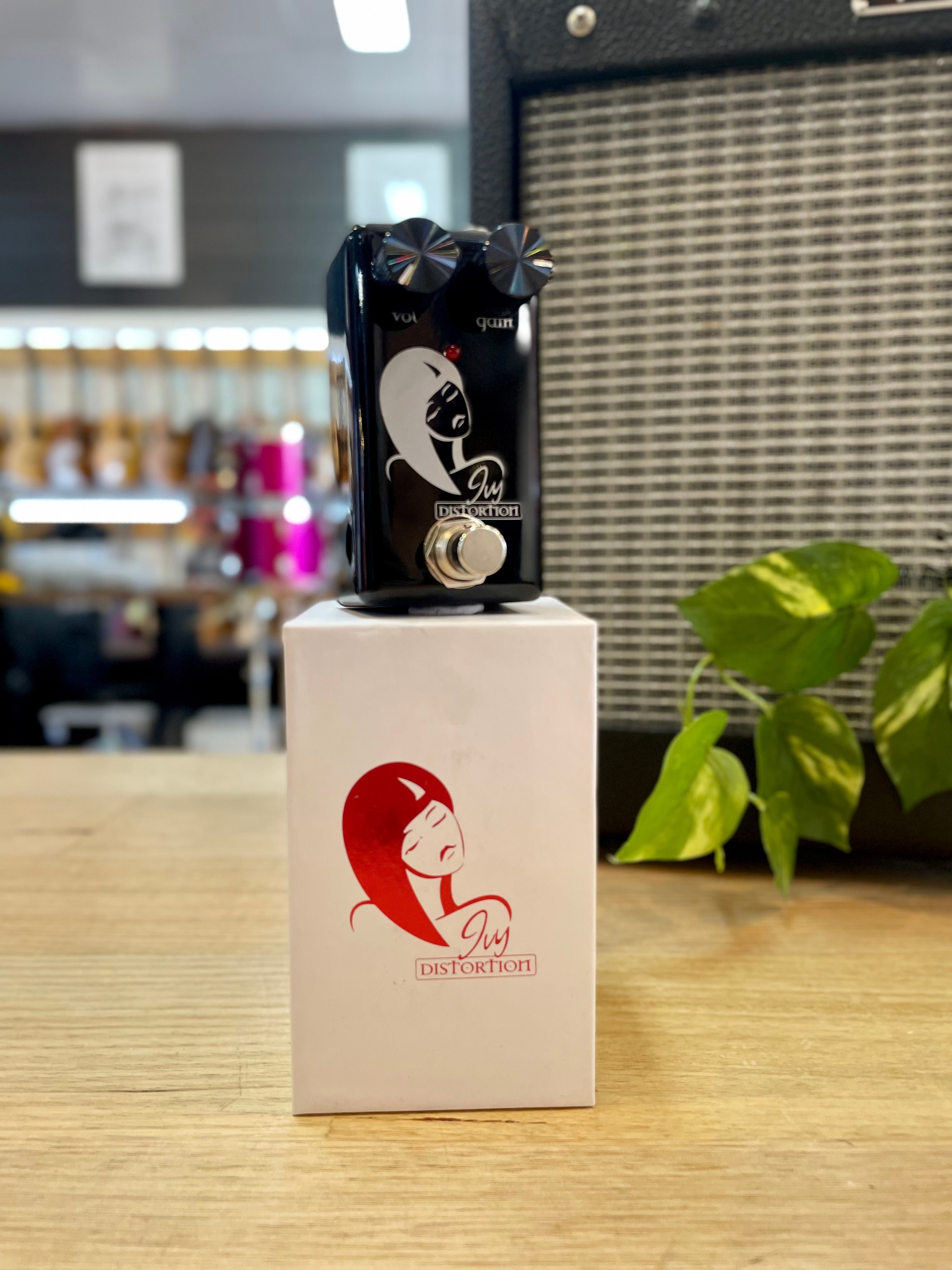 Red Witch | Seven Sisters | Ivy | Distortion Pedal | SALE!