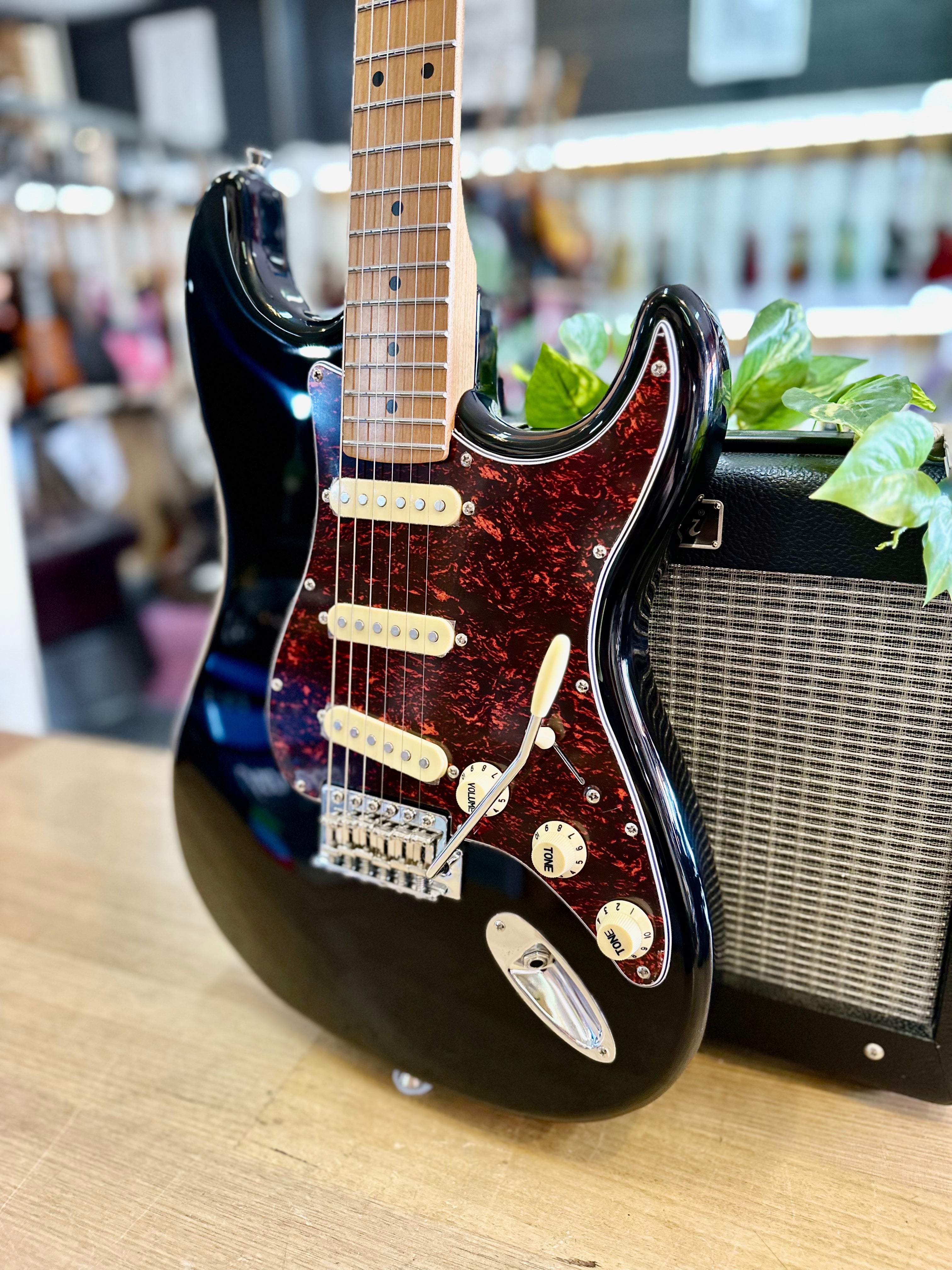 Jet Guitars | JS300 | SSS | Black