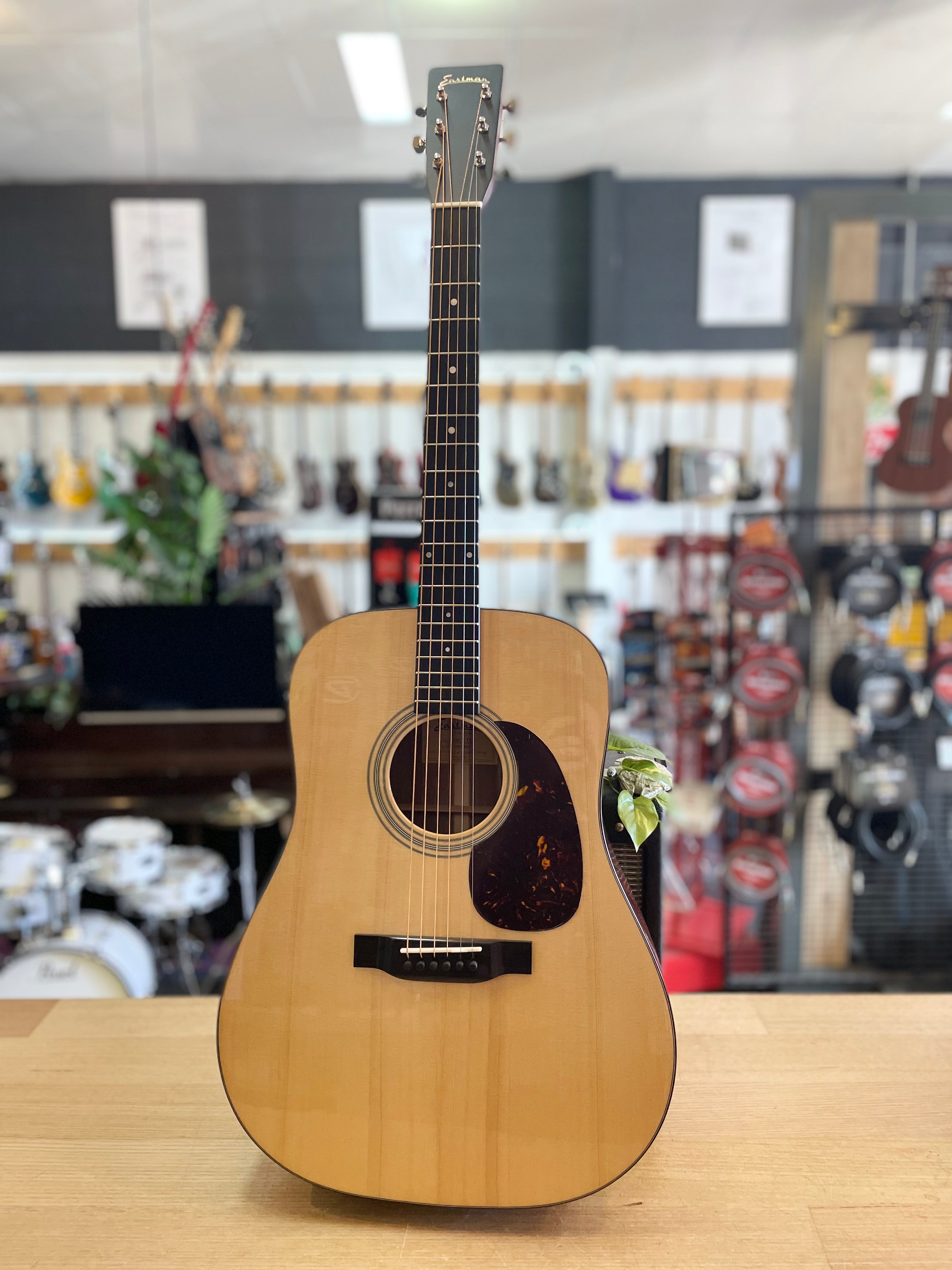 SALE ! | Eastman | E6DTC | All Solid | Thermo Cured Top | Dreadnought