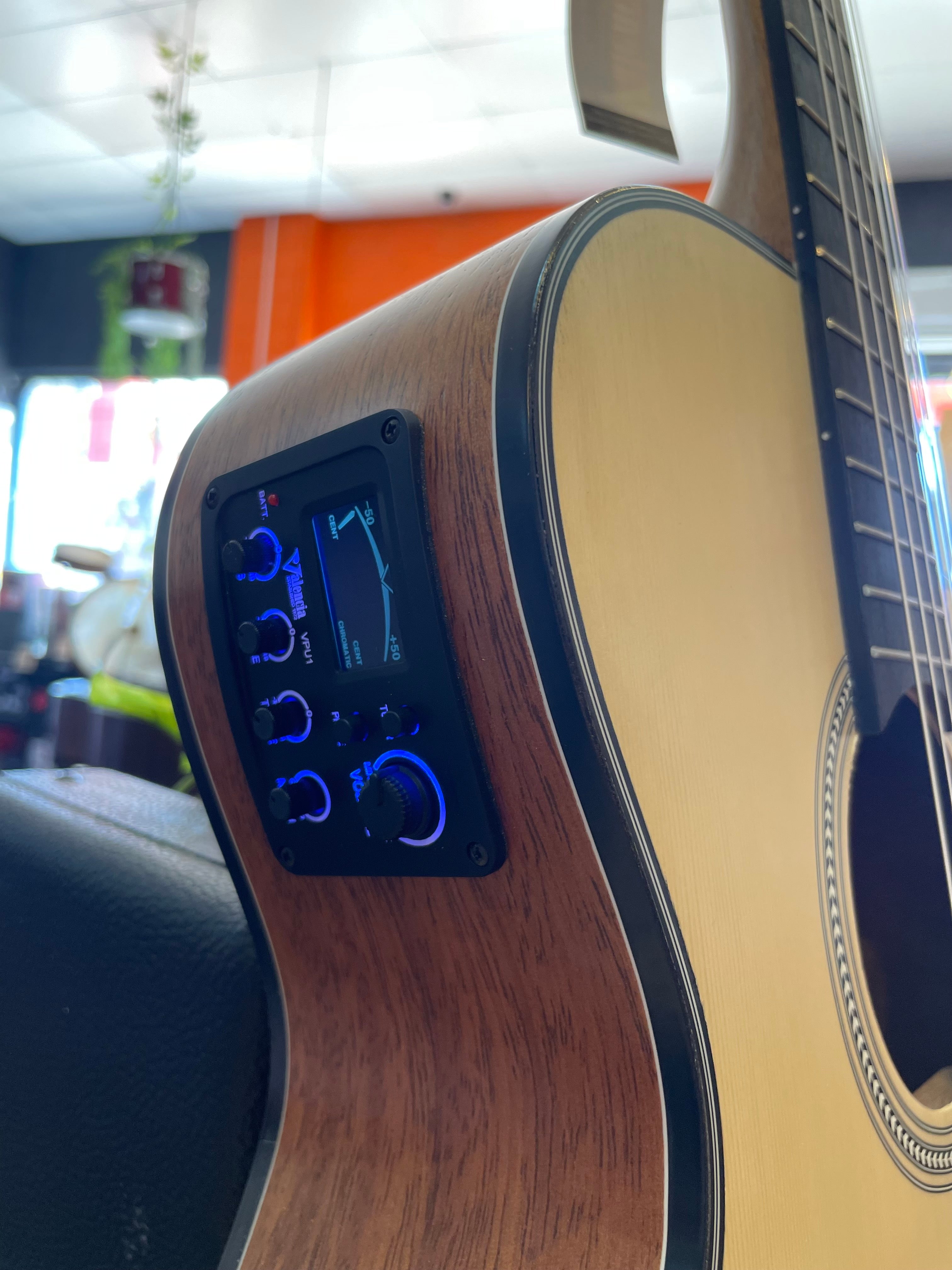 Valencia | VA434CE | Auditorium Electric Nylon String Guitar