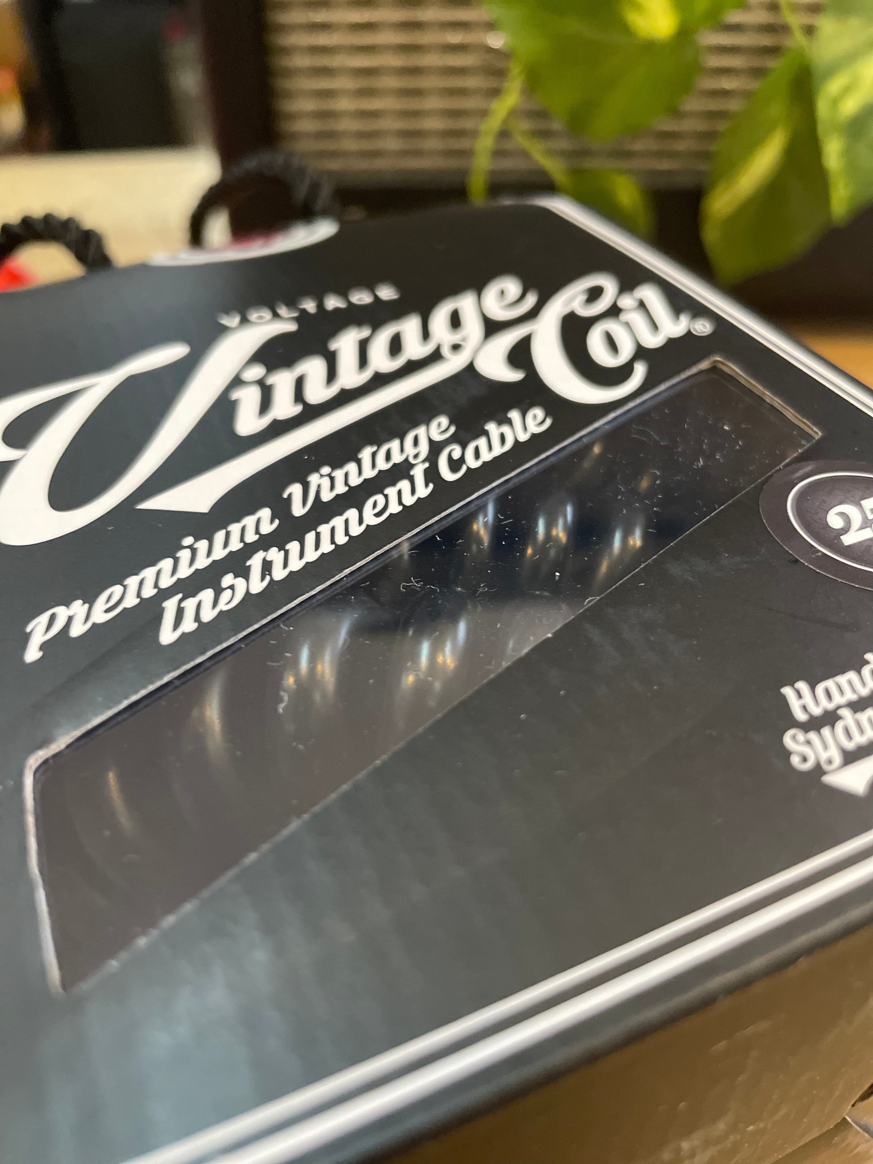 Voltage | Vintage Coil Cable | ST-ANGLE | Black