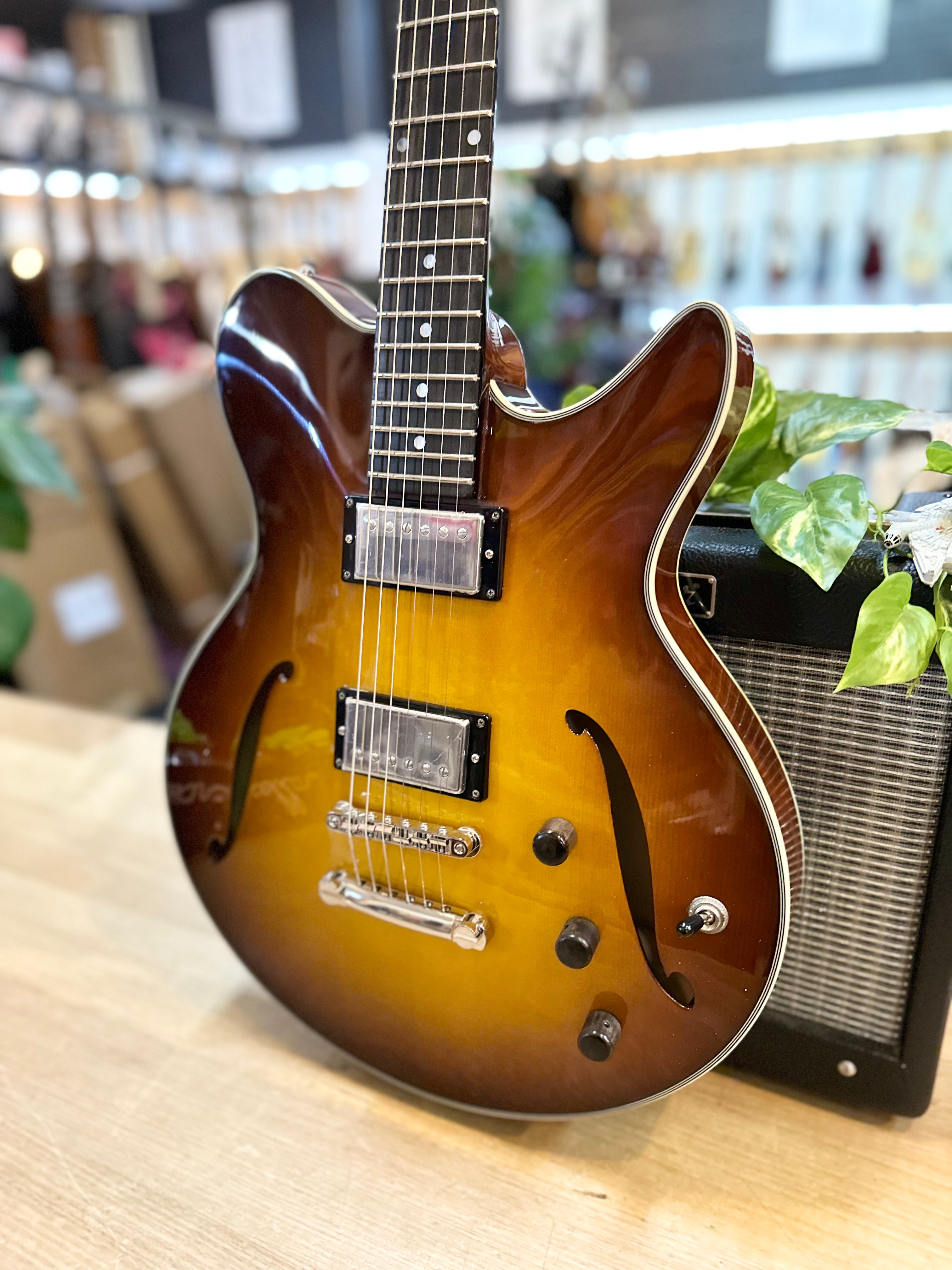 Eastman | Romeo | Hollowbody Electric | Goldburst